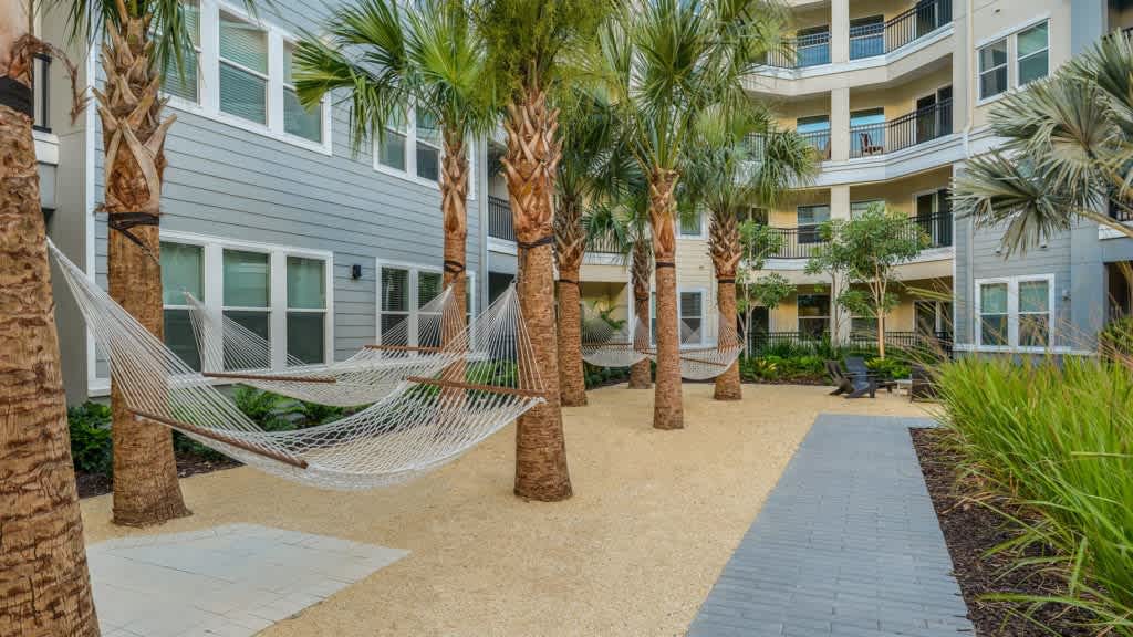 Heart of Tampa, Beaches and Parks, Courtyard Views