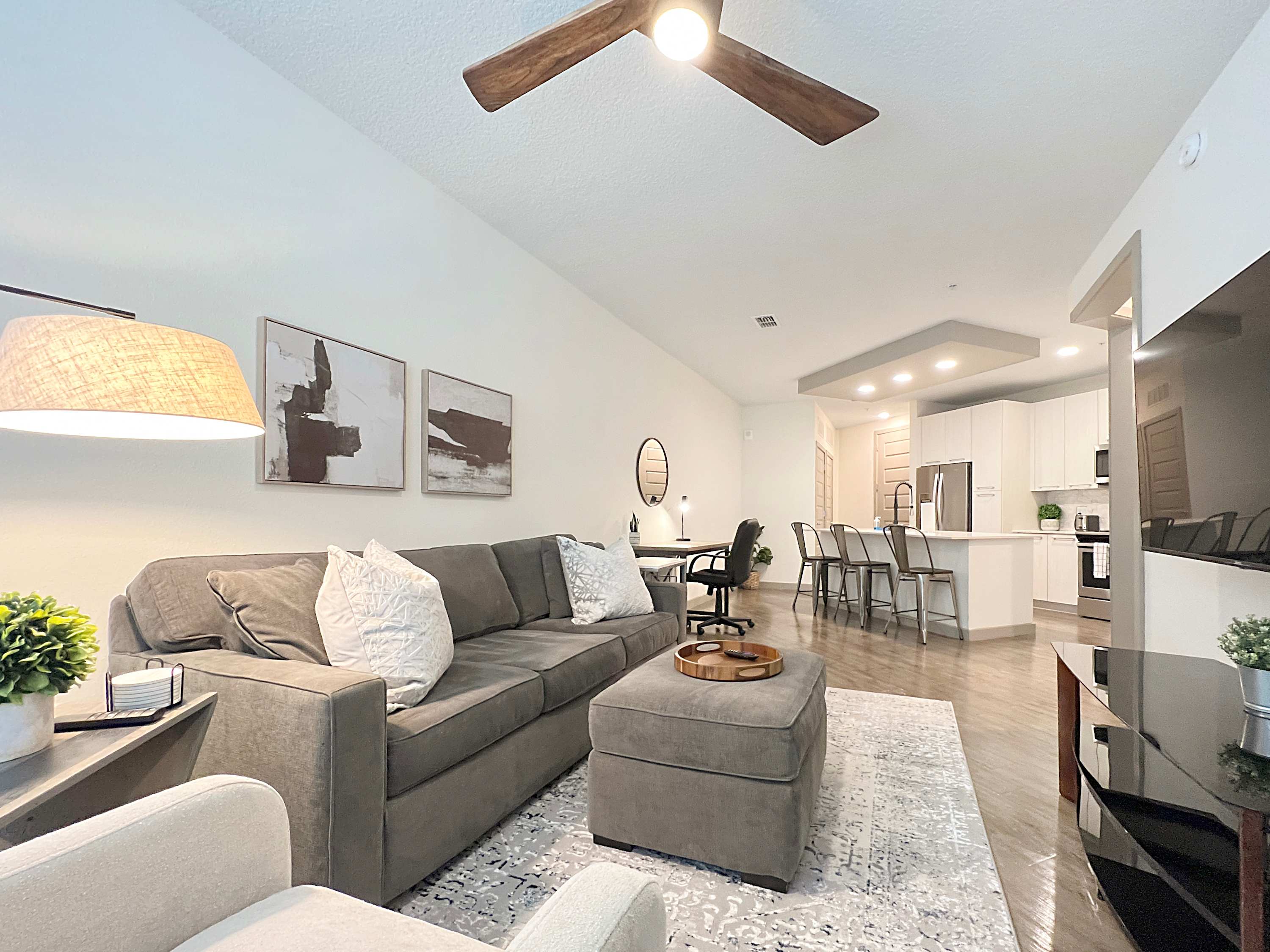 Waterfront Oasis: Modern 1 BR with Courtyard Views