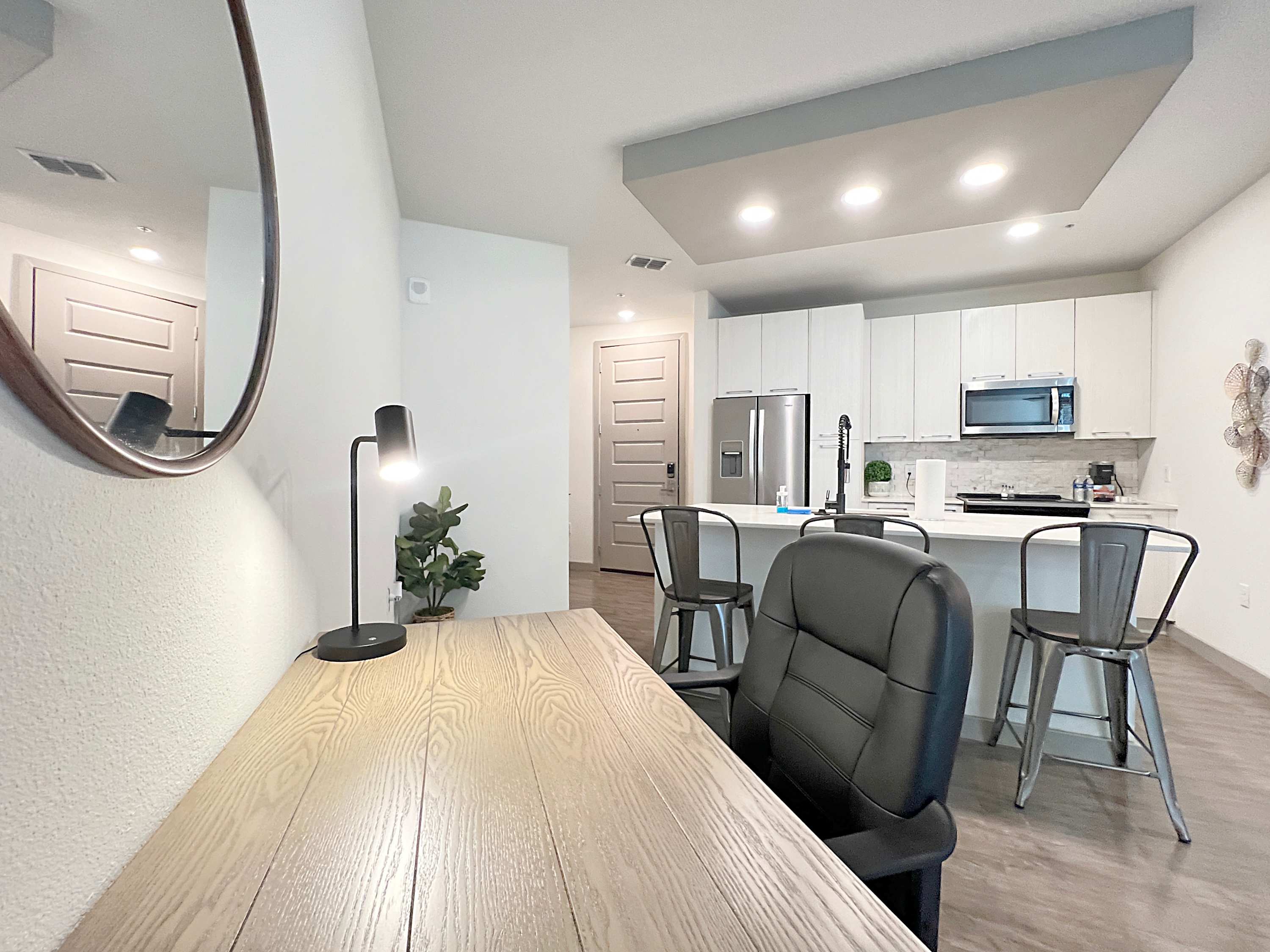 Waterfront Oasis: Modern 1 BR with Courtyard Views