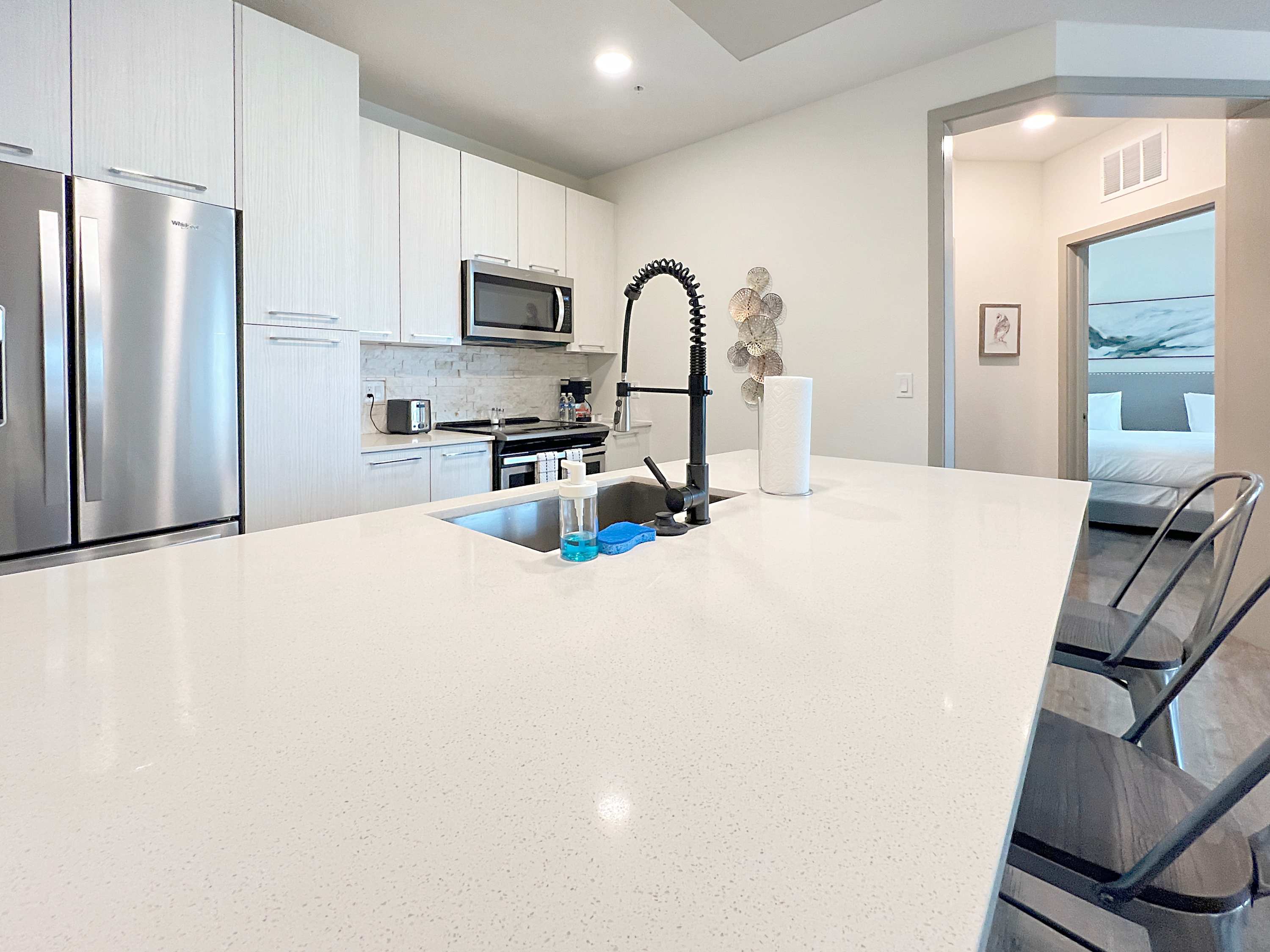 Waterfront Oasis: Modern 1 BR with Courtyard Views