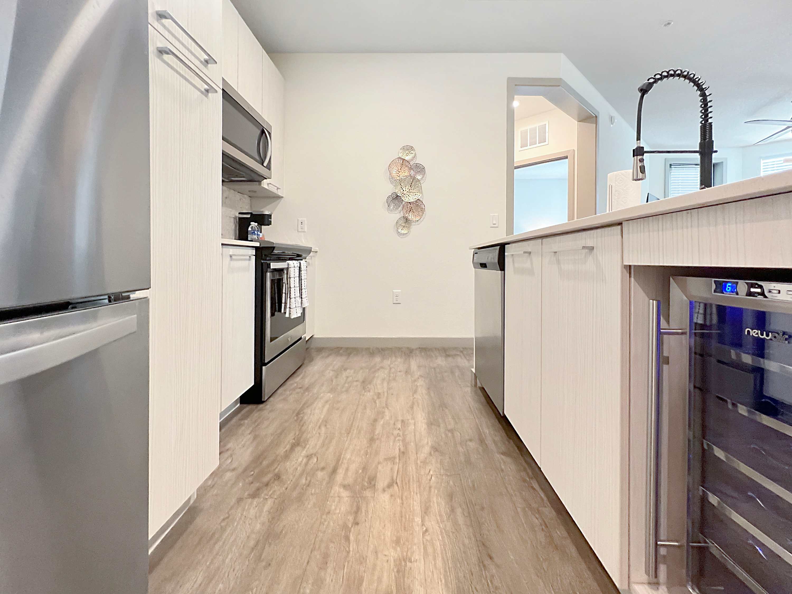 Waterfront Oasis: Modern 1 BR with Courtyard Views