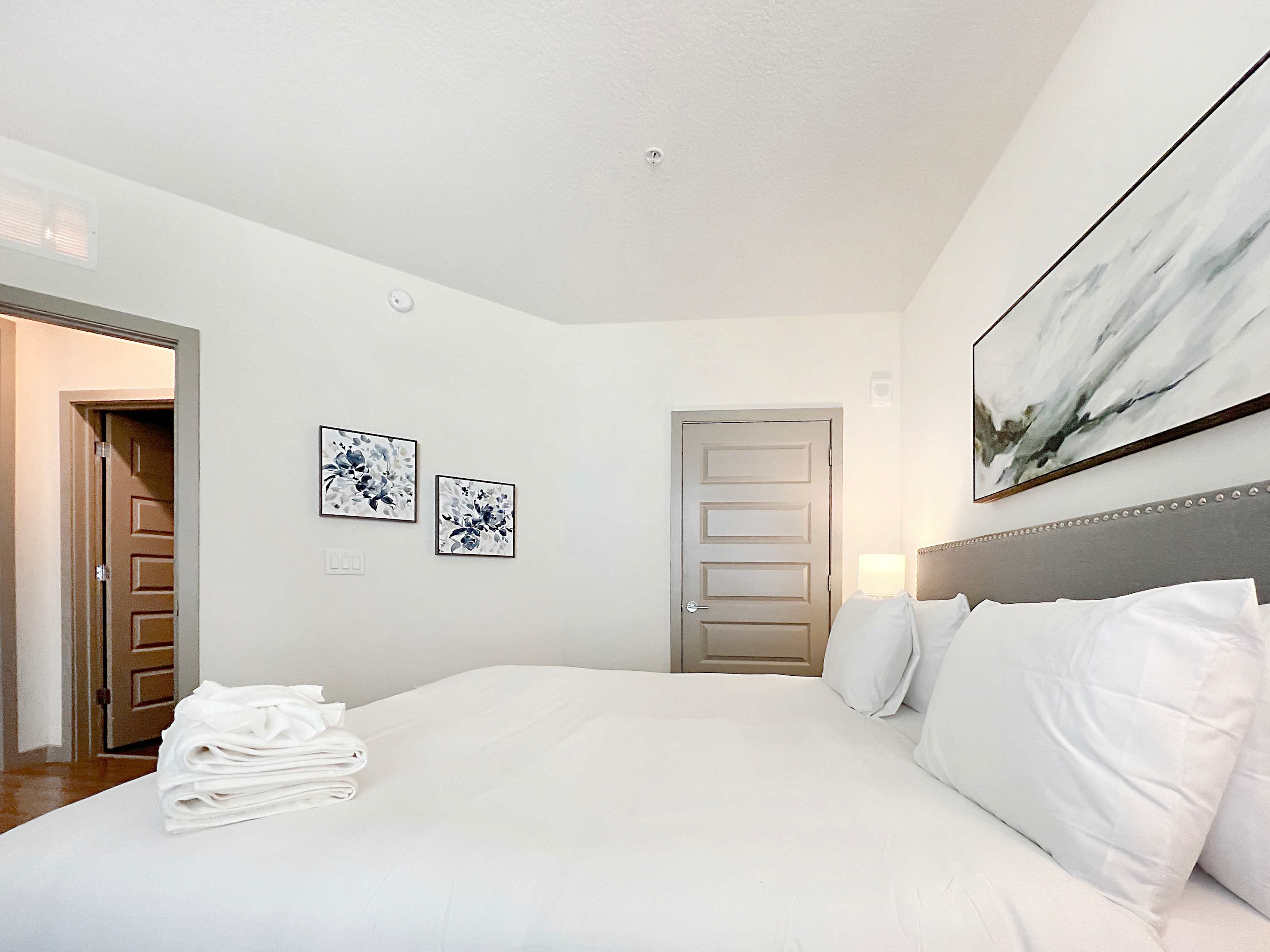 Waterfront Oasis: Modern 1 BR with Courtyard Views