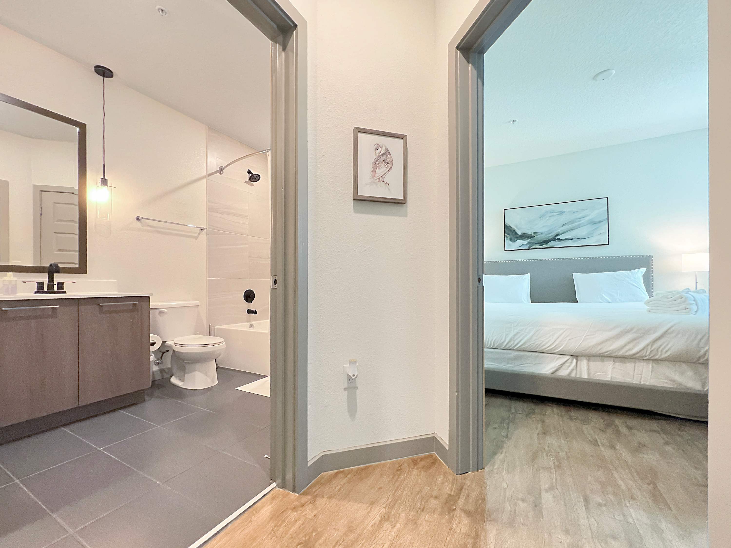 Waterfront Oasis: Modern 1 BR with Courtyard Views