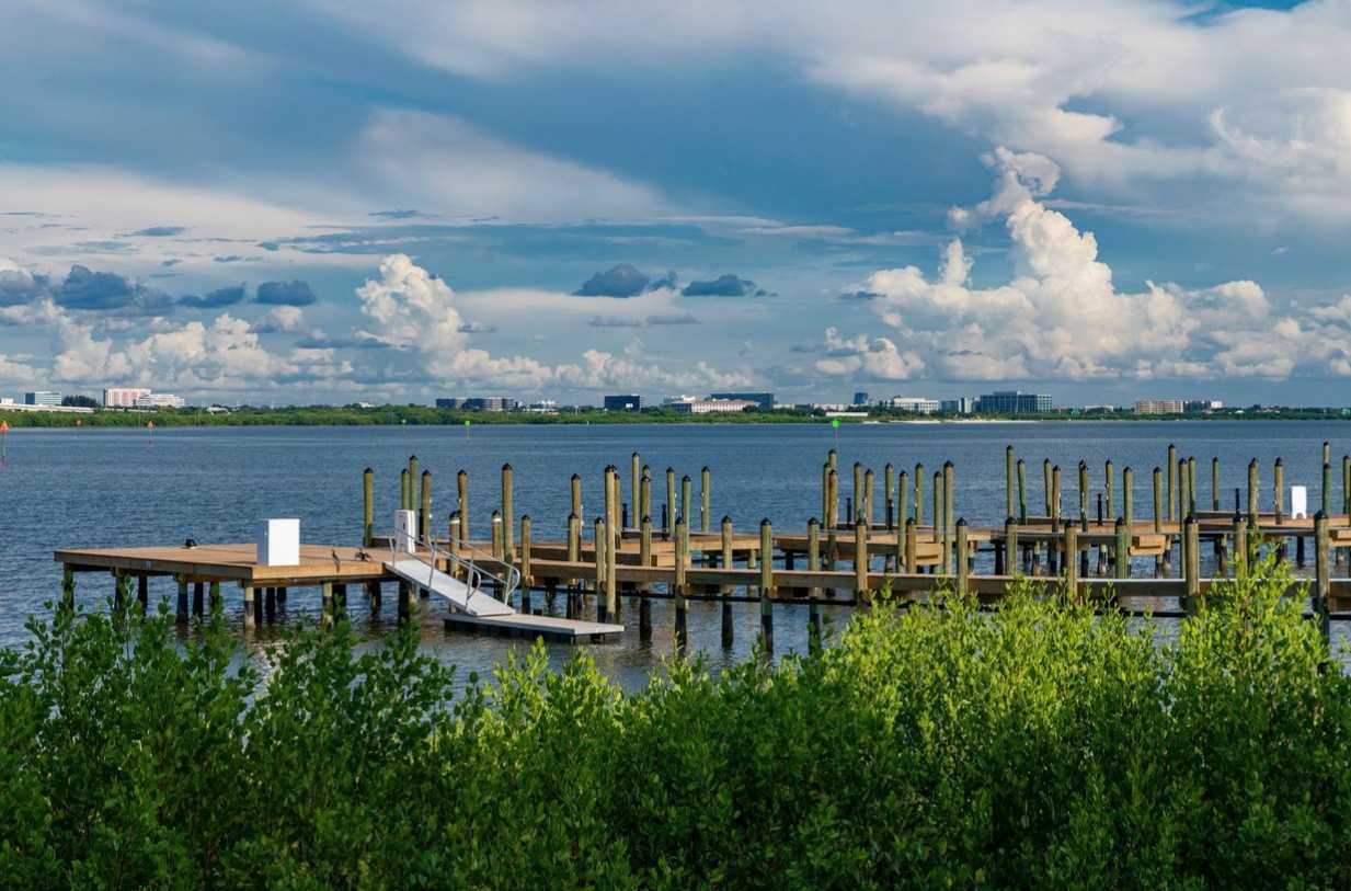 Waterfront Oasis: Modern 1 BR with Courtyard Views
