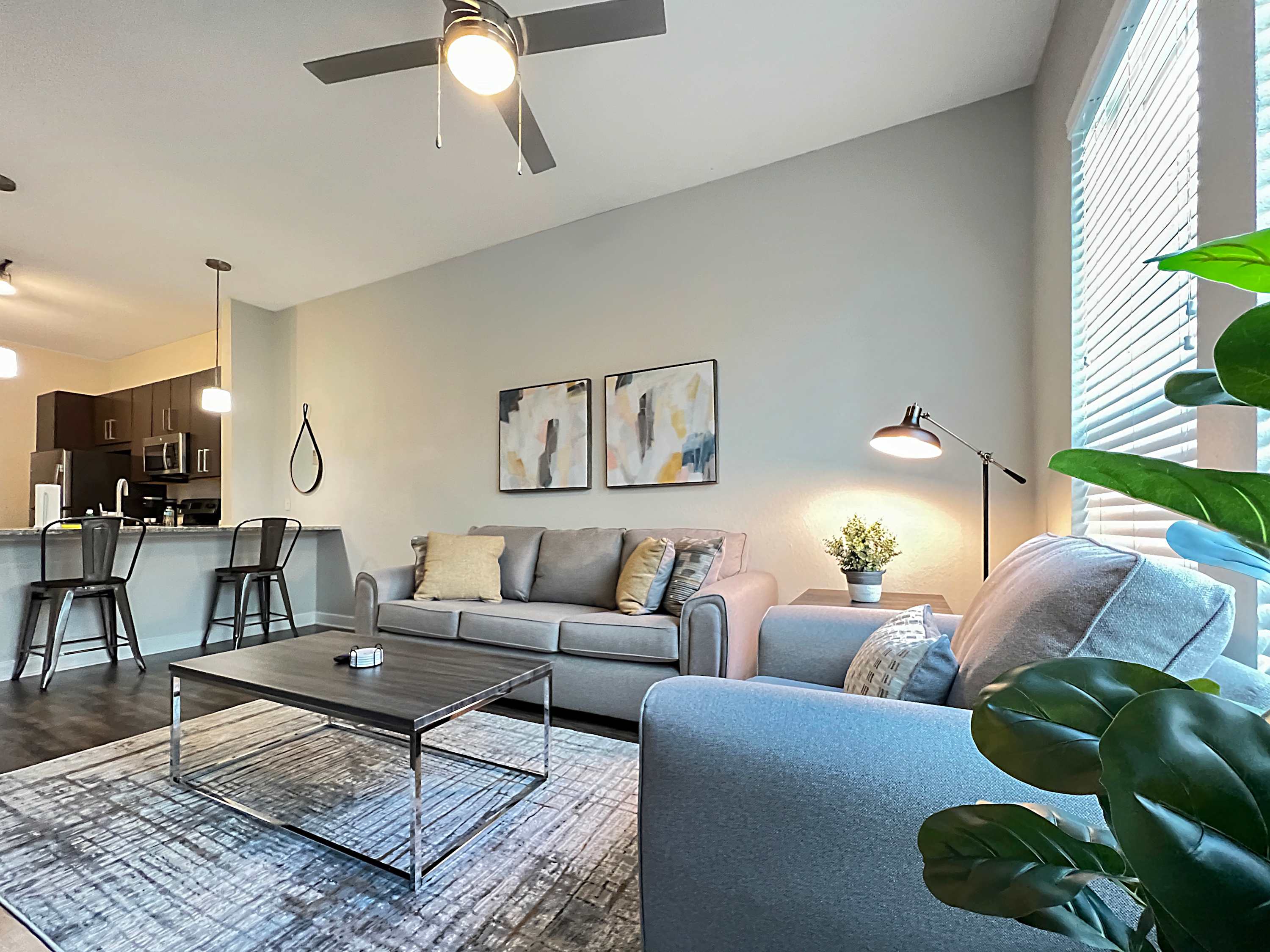 1st Floor in the Heart of Downtown, Pool Views