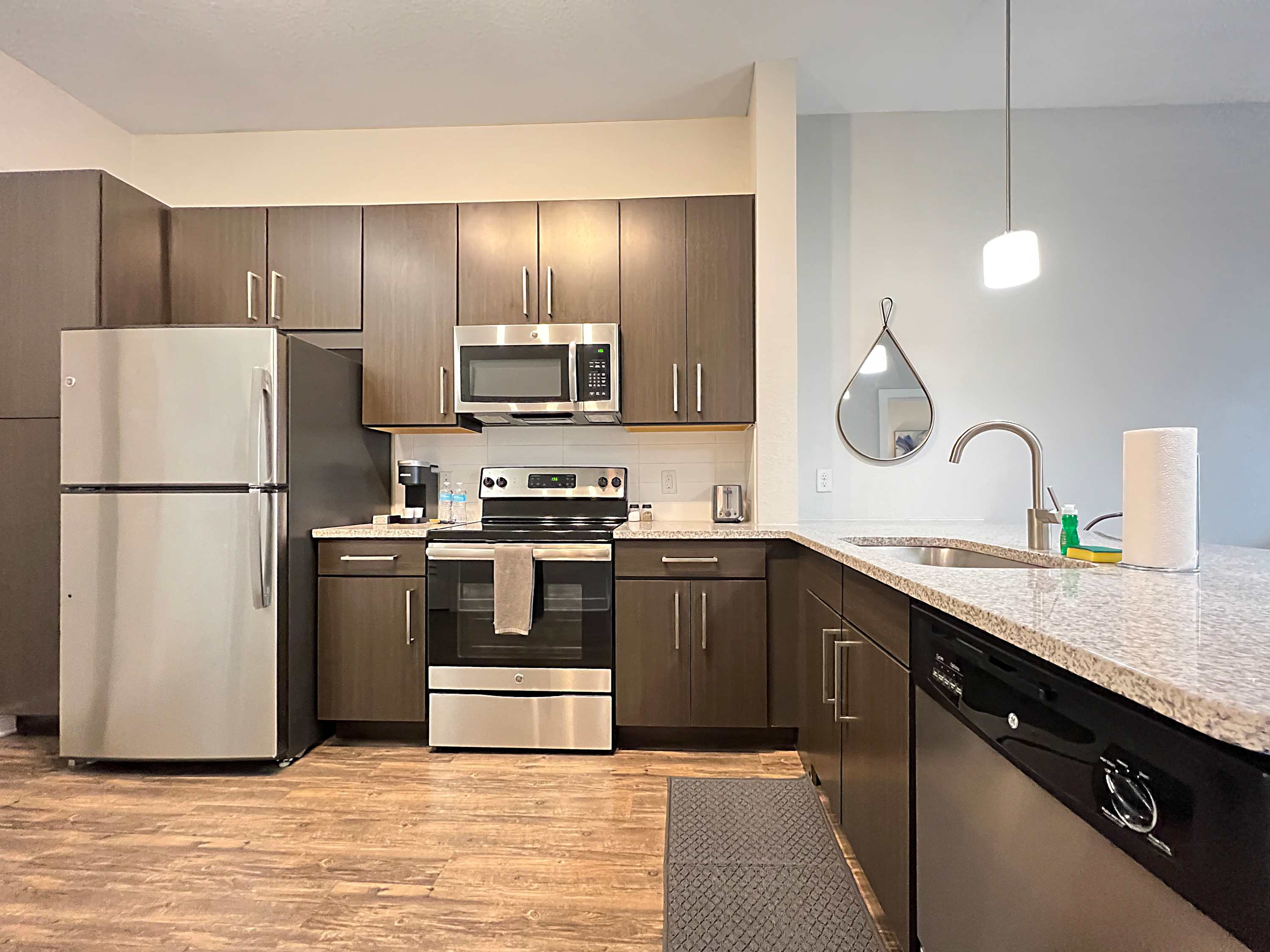 1st Floor in the Heart of Downtown, Pool Views