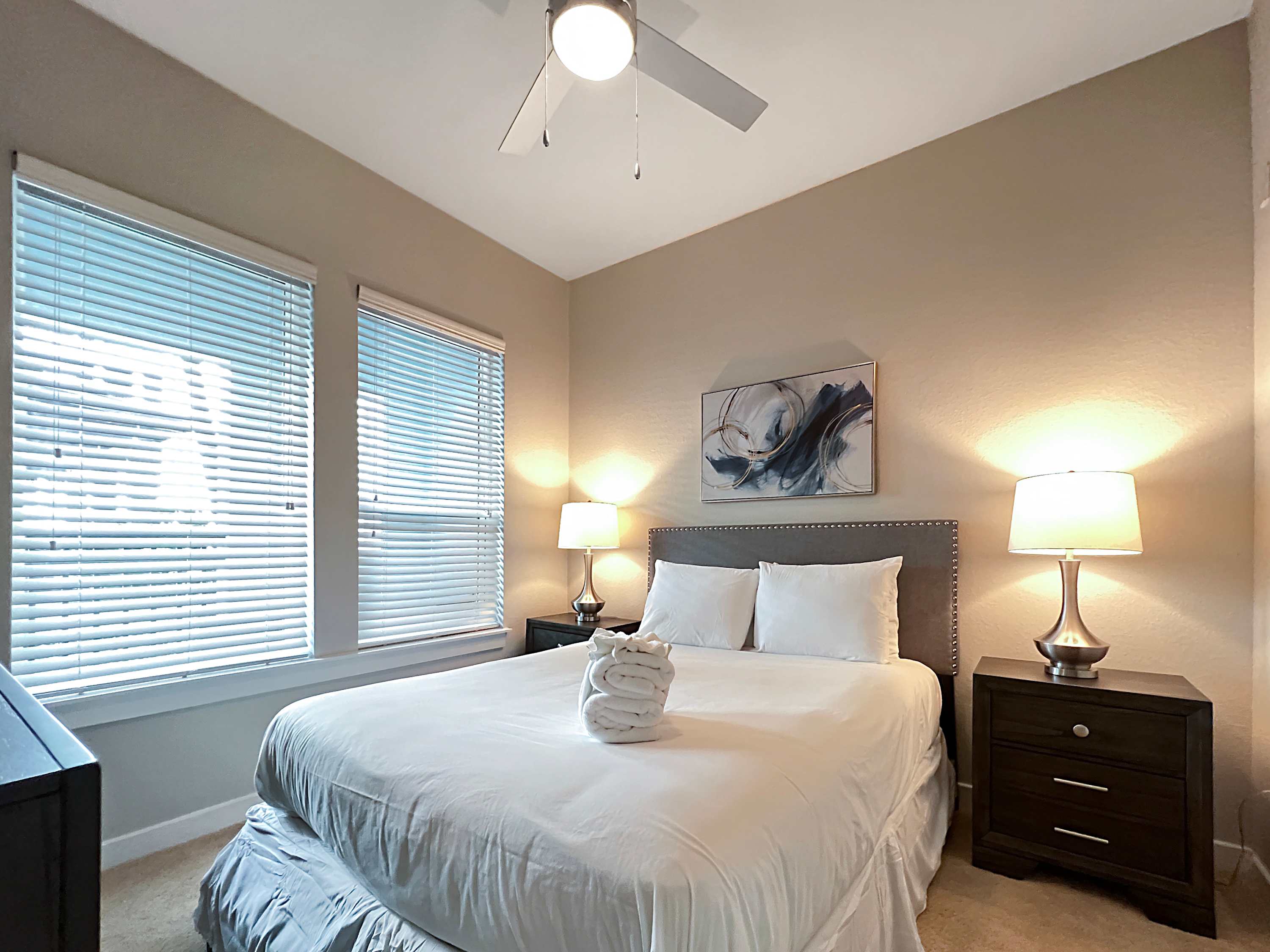 1st Floor in the Heart of Downtown, Pool Views