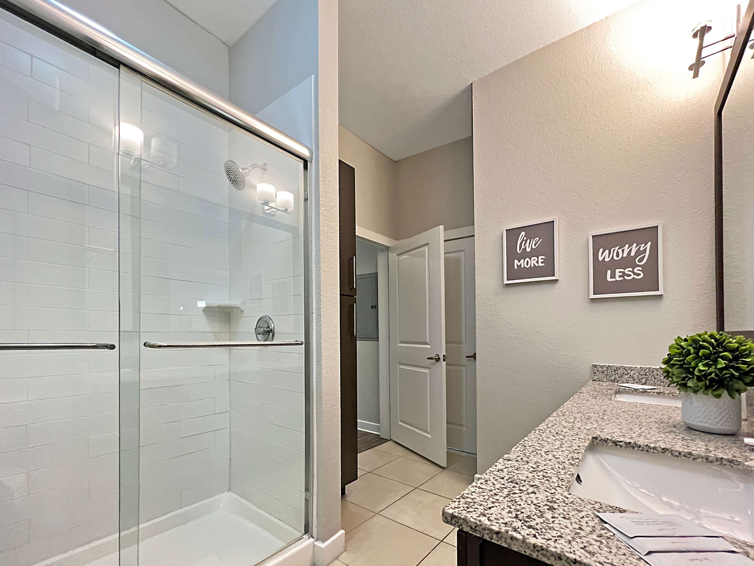 1st Floor in the Heart of Downtown, Pool Views