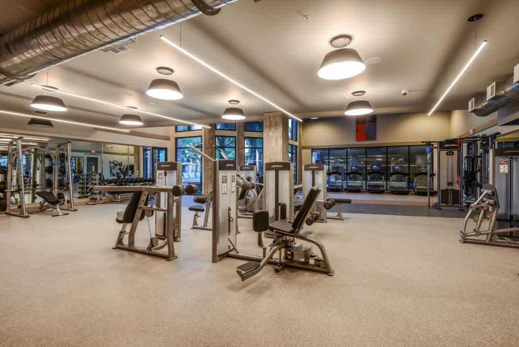1st Floor in the Heart of Downtown, Pool Views