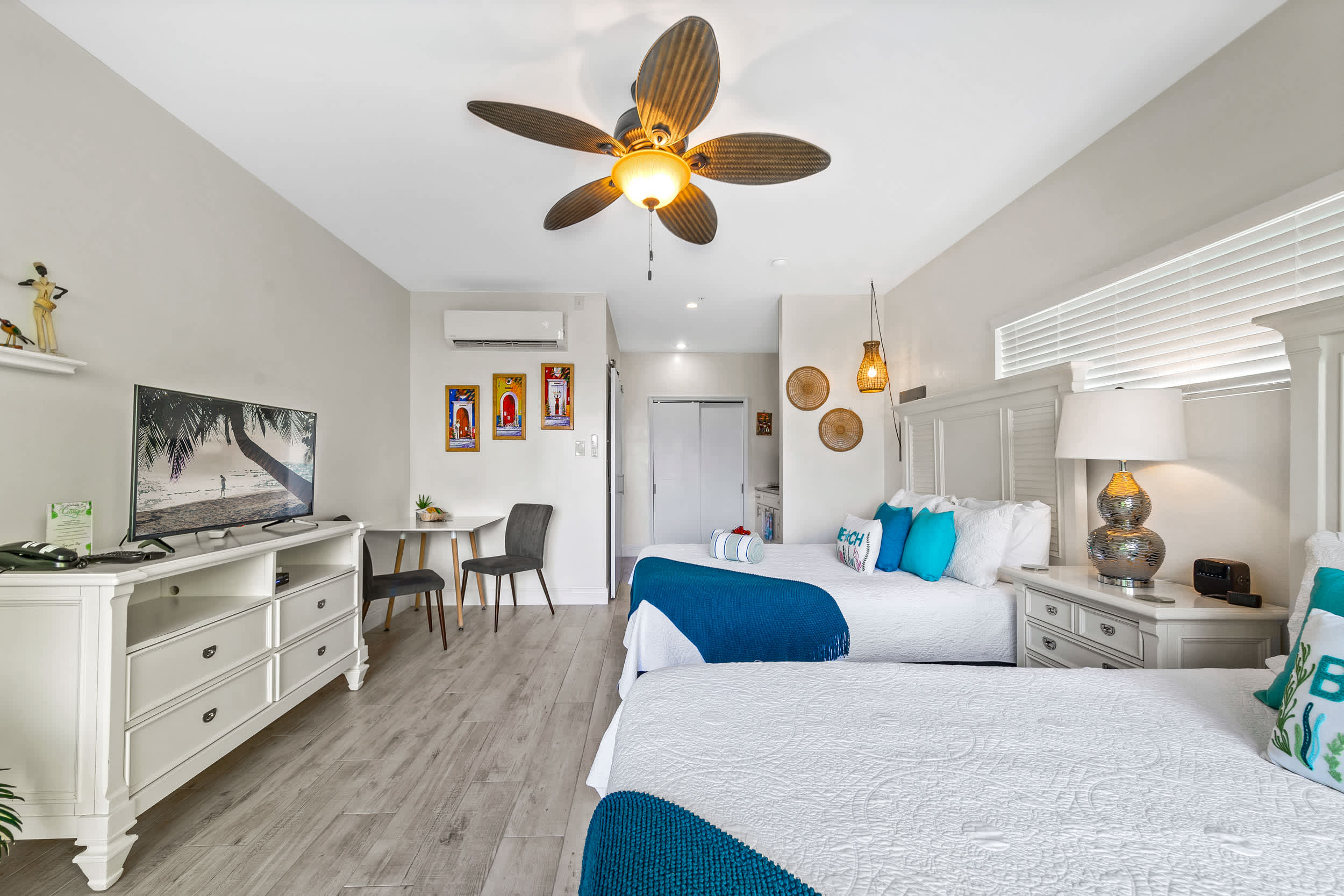 The No Problem Ocean View Studio Cottage in East End 6