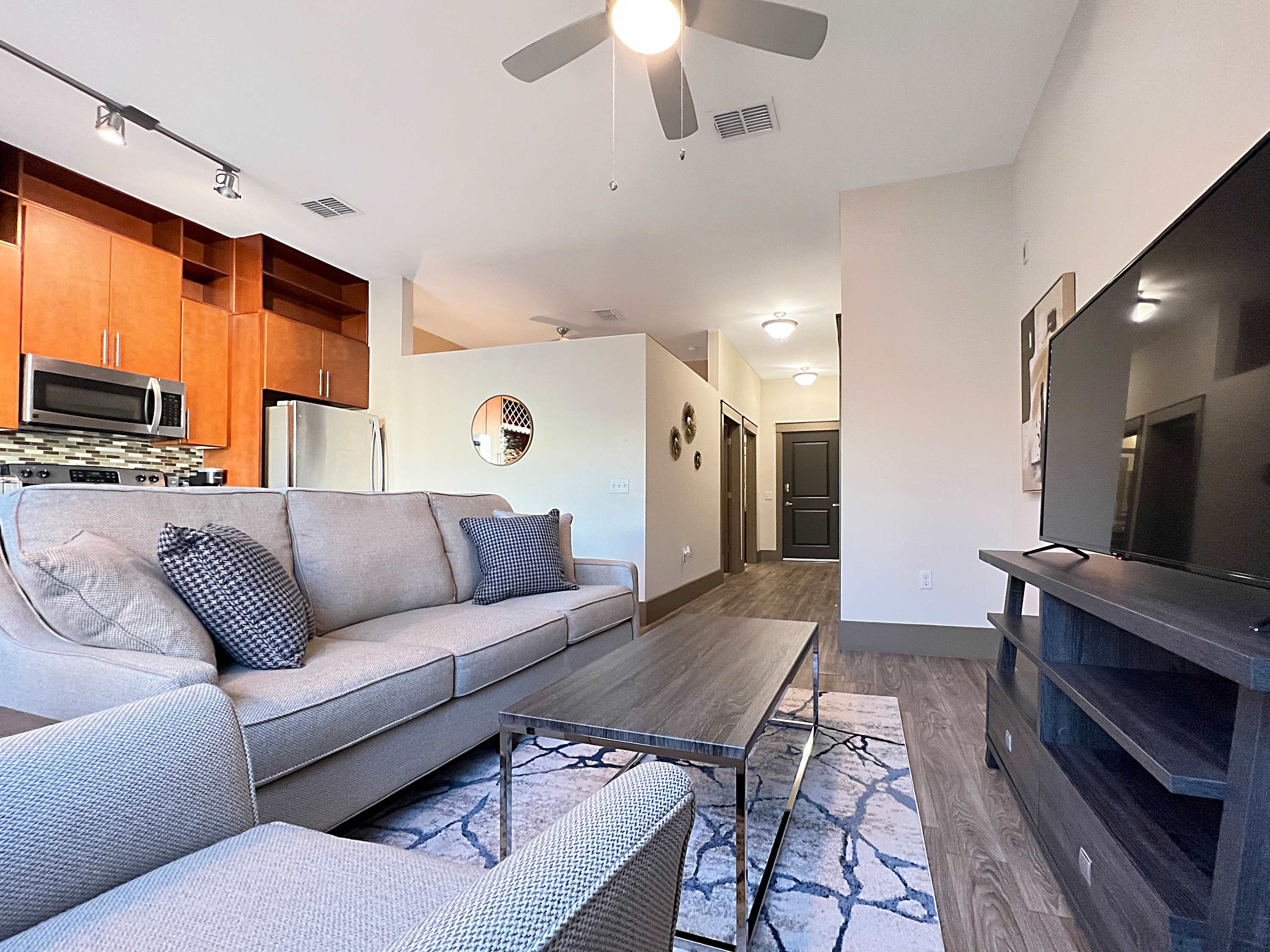 Westshore Luxe Living, Courtyard & Pool Views