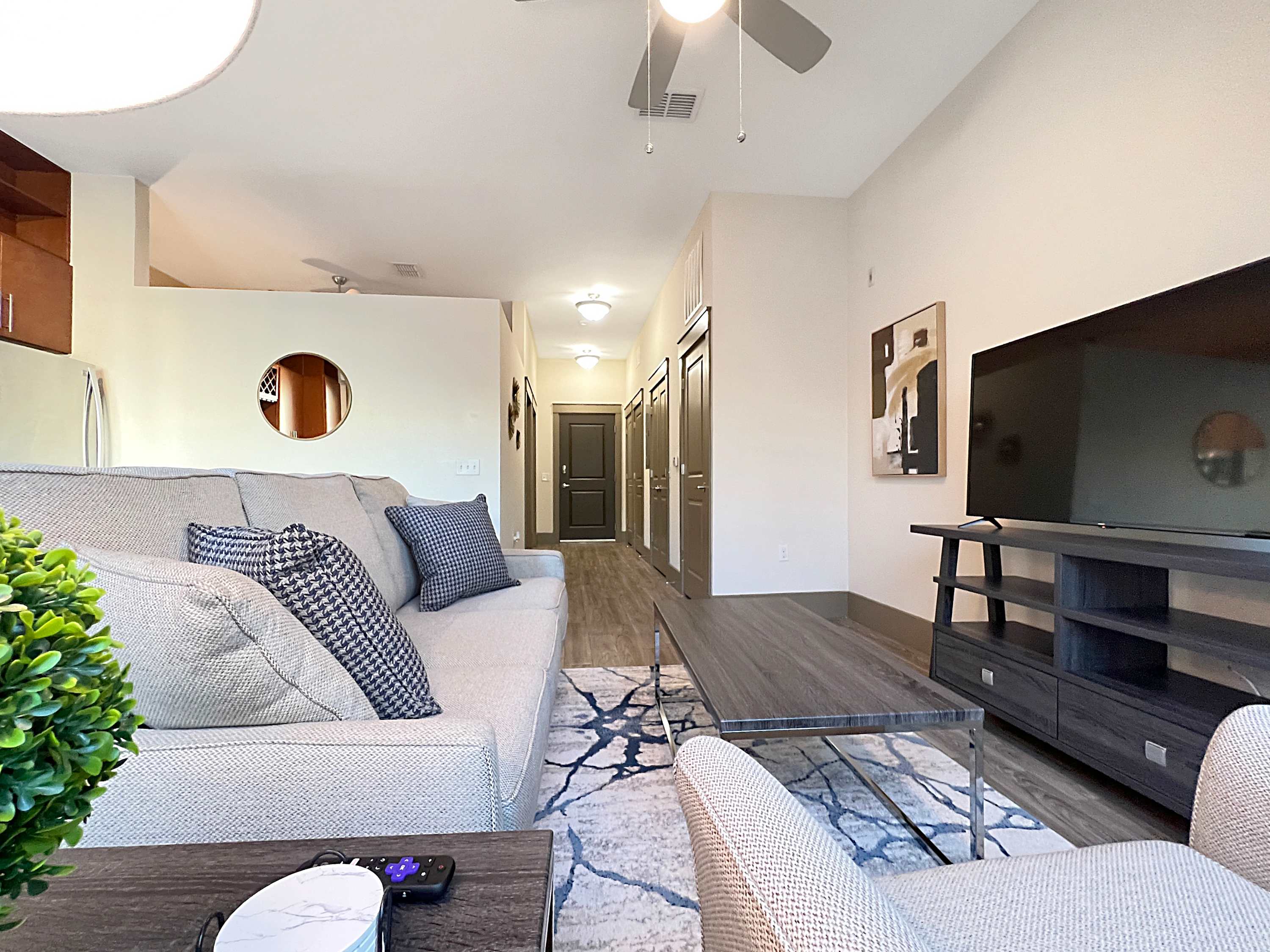 Westshore Luxe Living, Courtyard & Pool Views