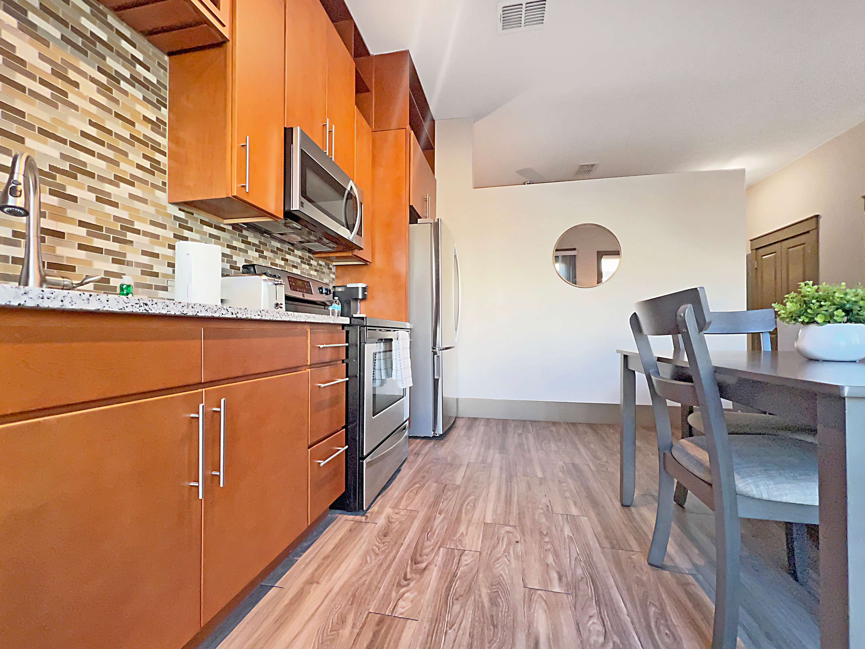 Westshore Luxe Living, Courtyard & Pool Views