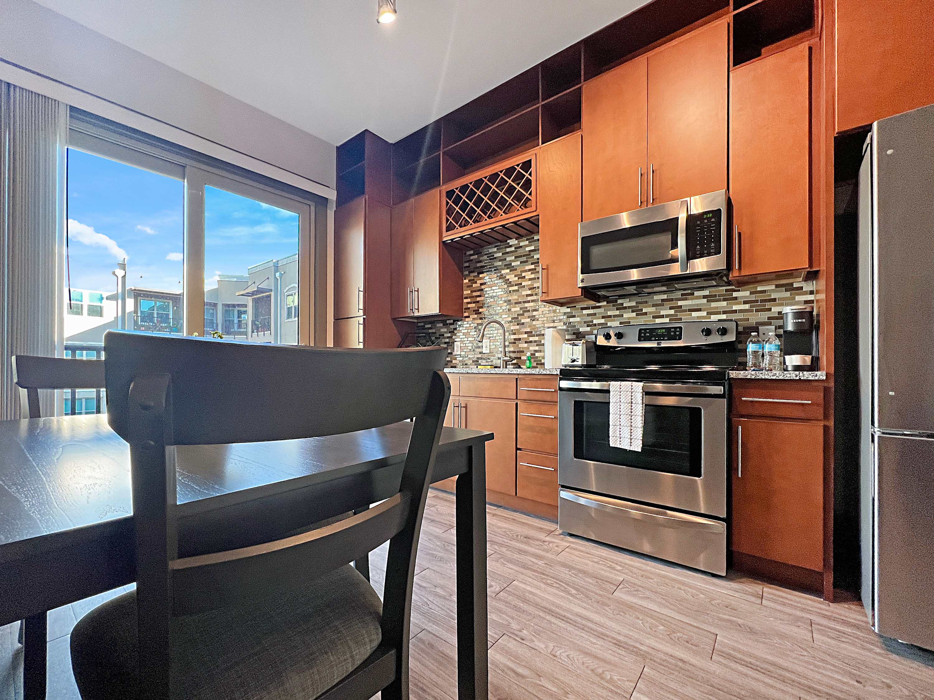 Westshore Luxe Living, Courtyard & Pool Views