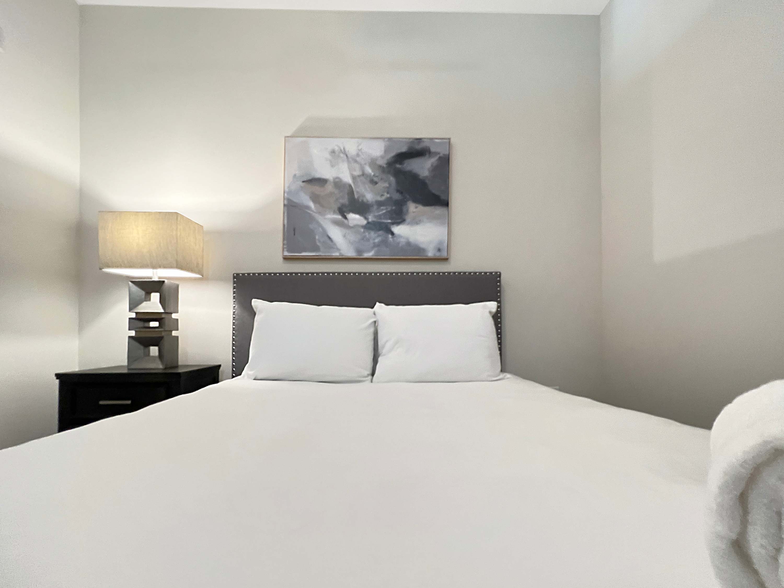 Westshore Luxe Living, Courtyard & Pool Views