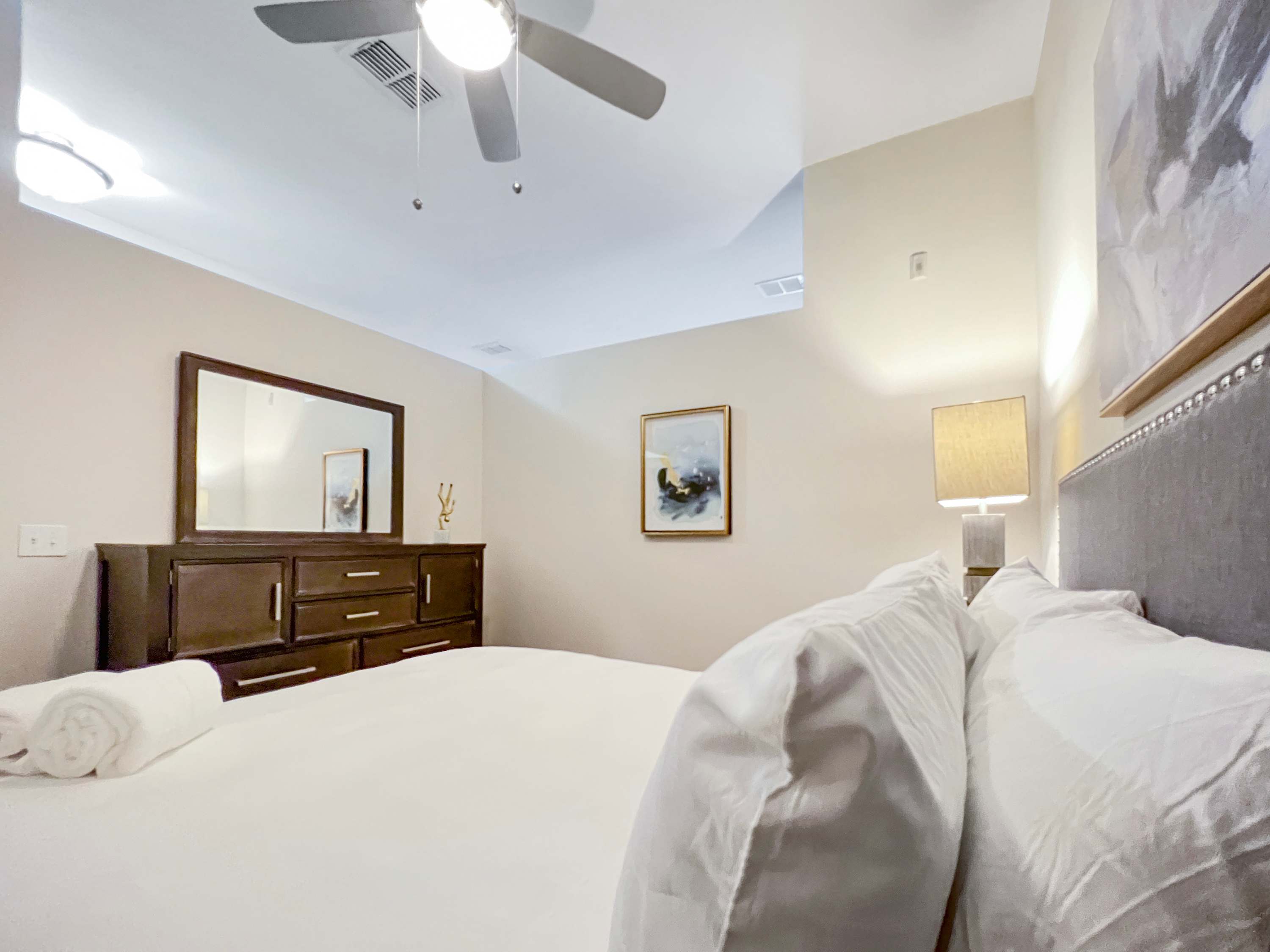 Westshore Luxe Living, Courtyard & Pool Views