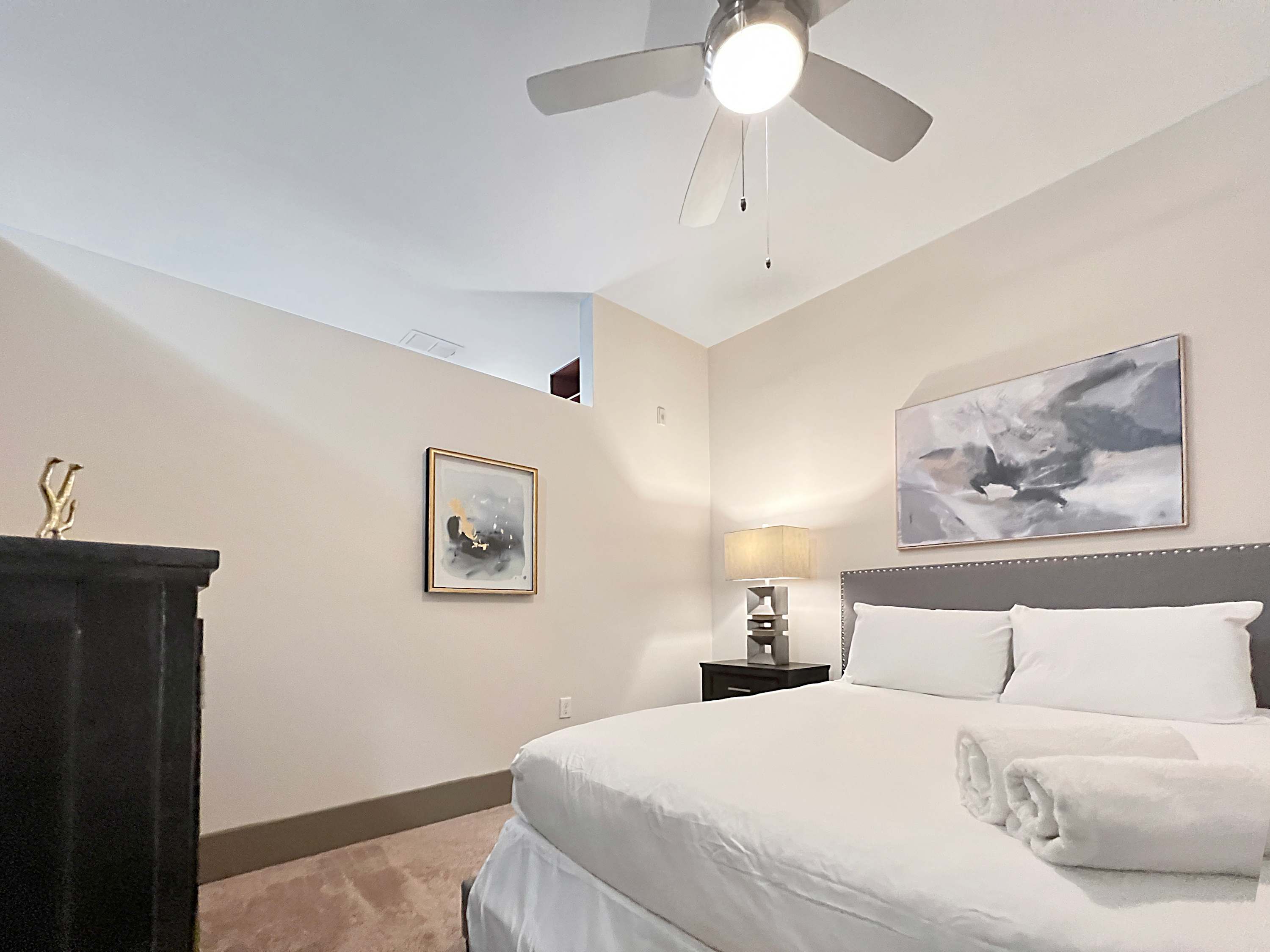 Westshore Luxe Living, Courtyard & Pool Views