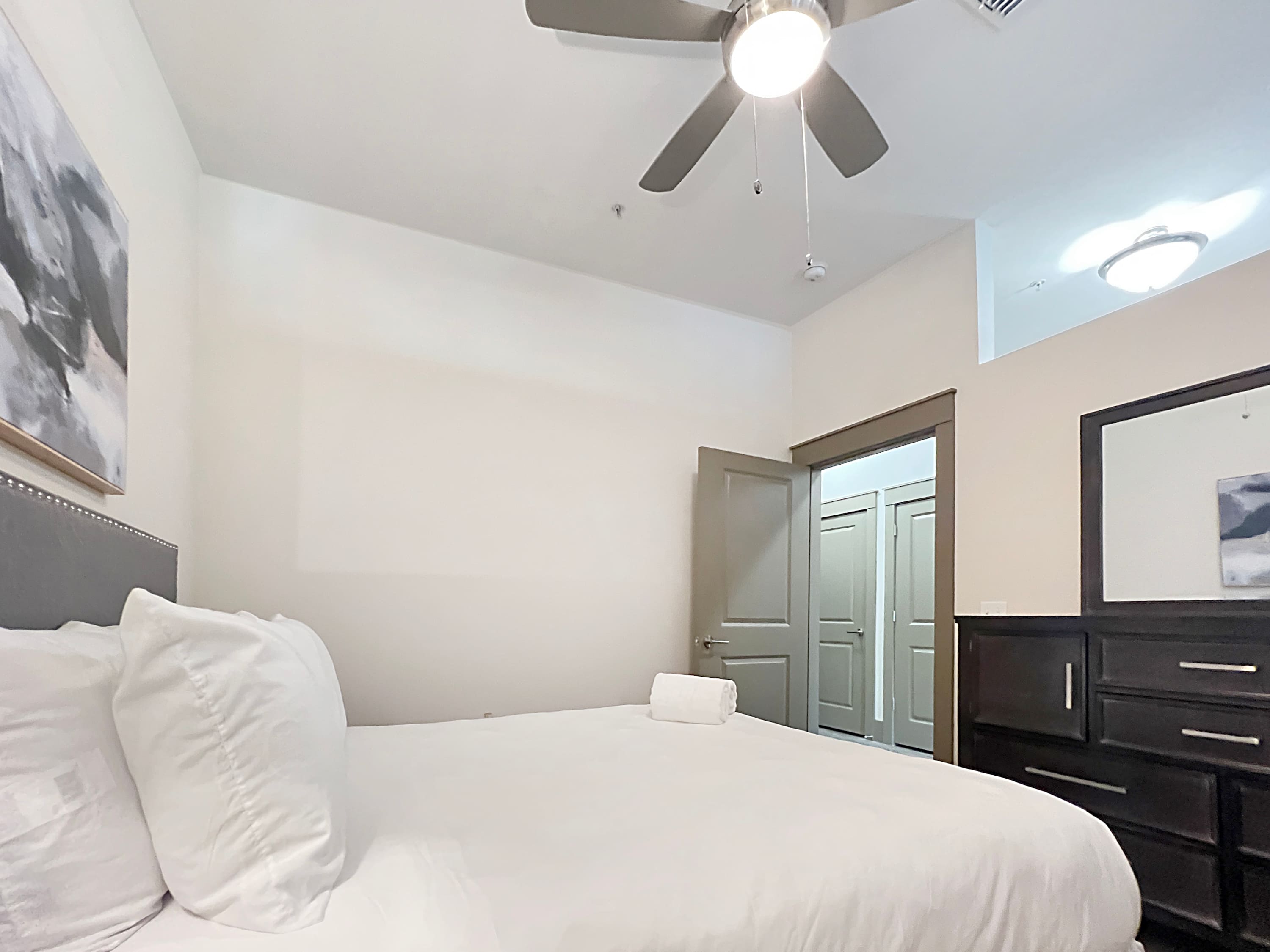 Westshore Luxe Living, Courtyard & Pool Views