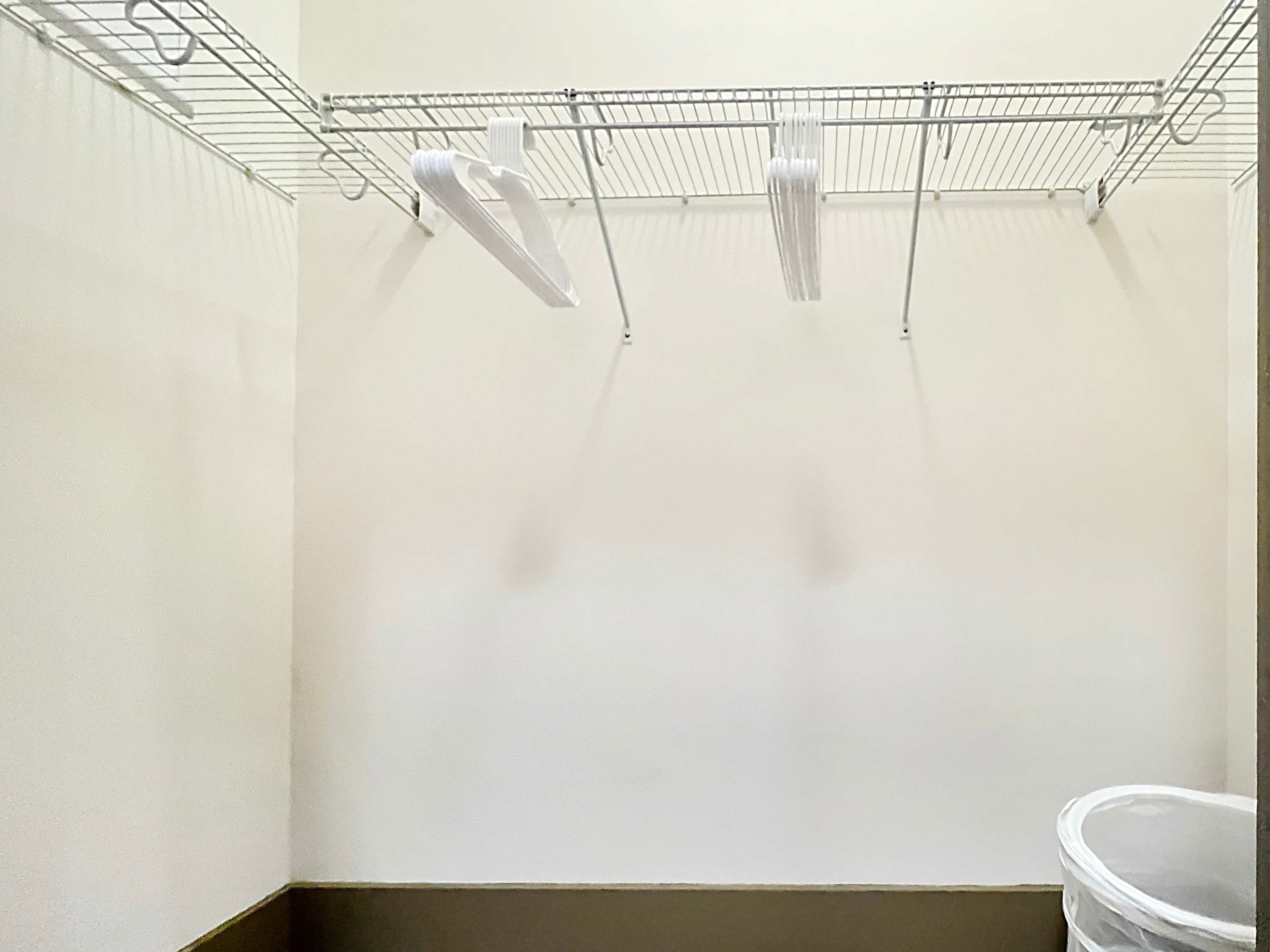 Westshore Luxe Living, Courtyard & Pool Views