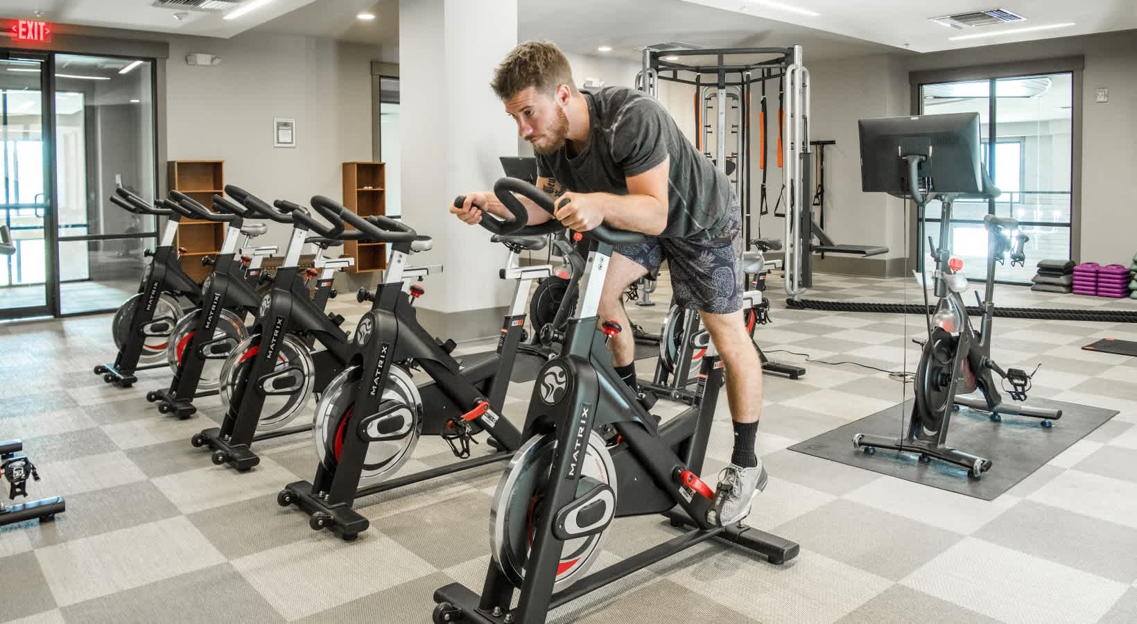 Westshore Luxe Living, Courtyard & Pool Views