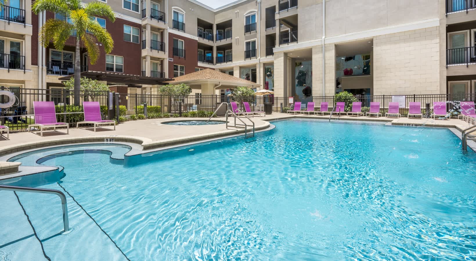 Westshore Luxe Living, Courtyard & Pool Views