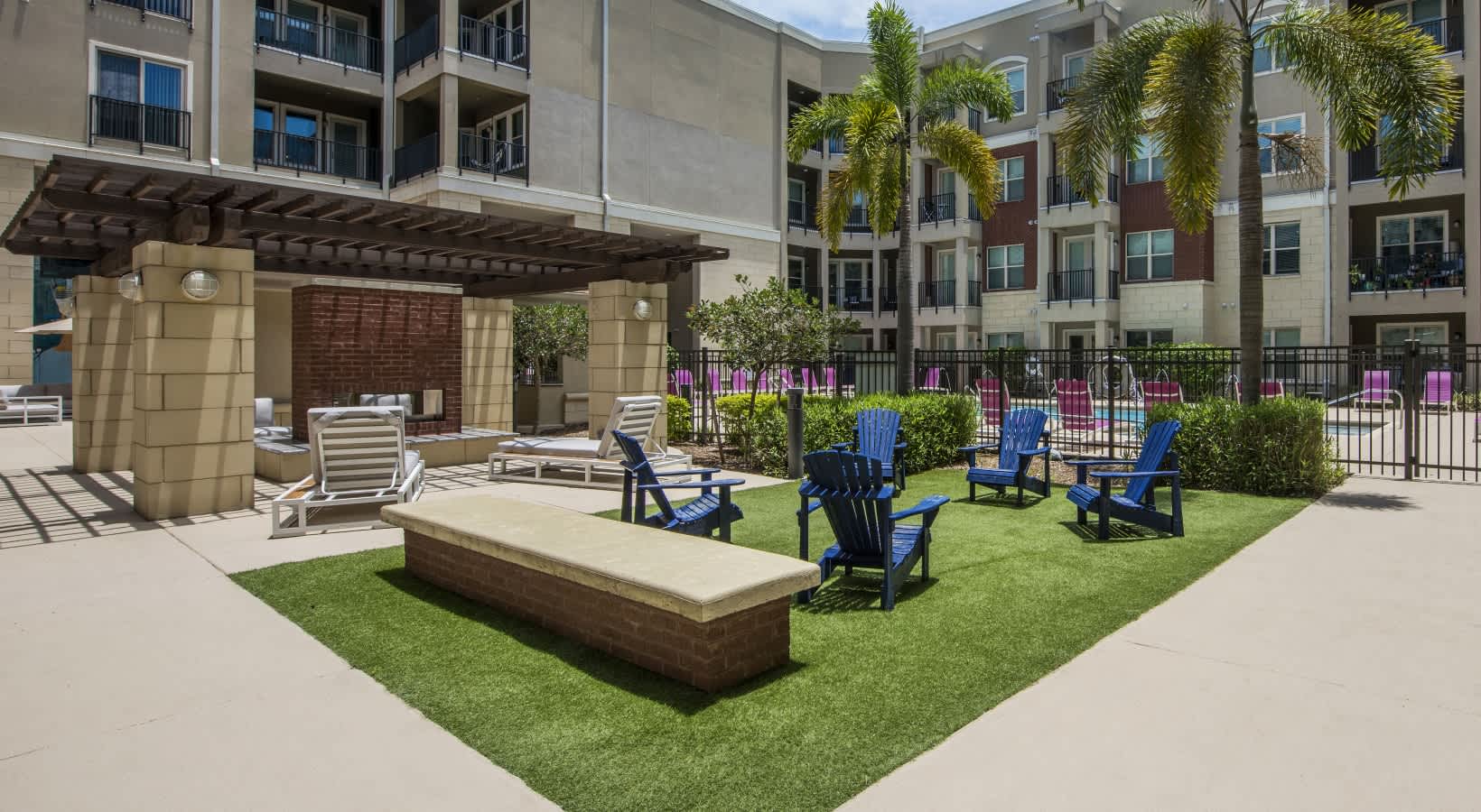 Westshore Luxe Living, Courtyard & Pool Views