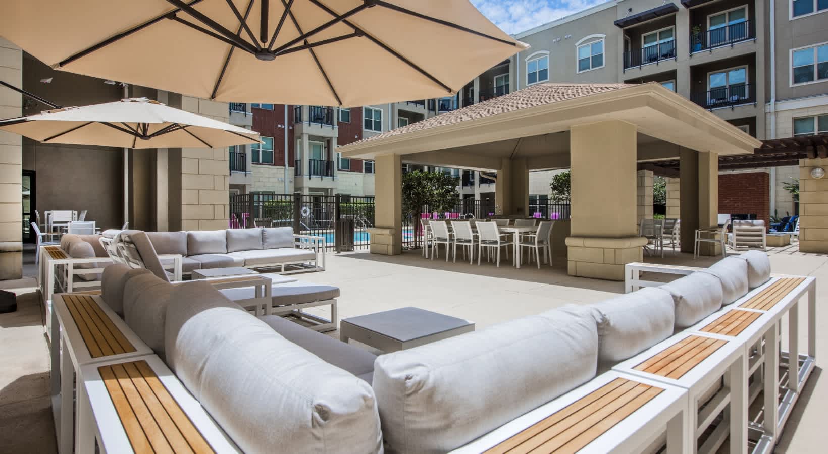 Westshore Luxe Living, Courtyard & Pool Views