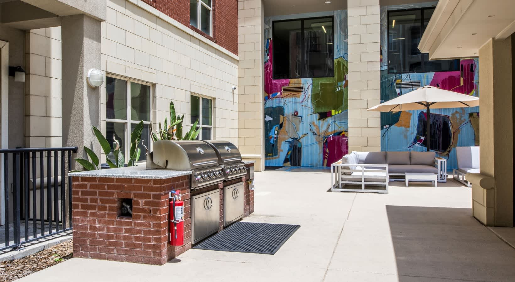 Westshore Luxe Living, Courtyard & Pool Views