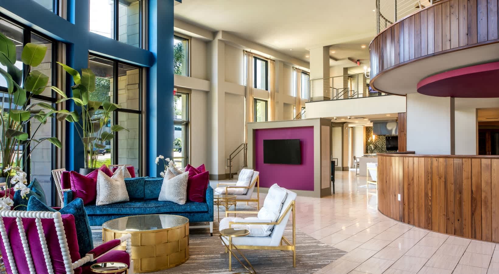 Westshore Luxe Living, Courtyard & Pool Views