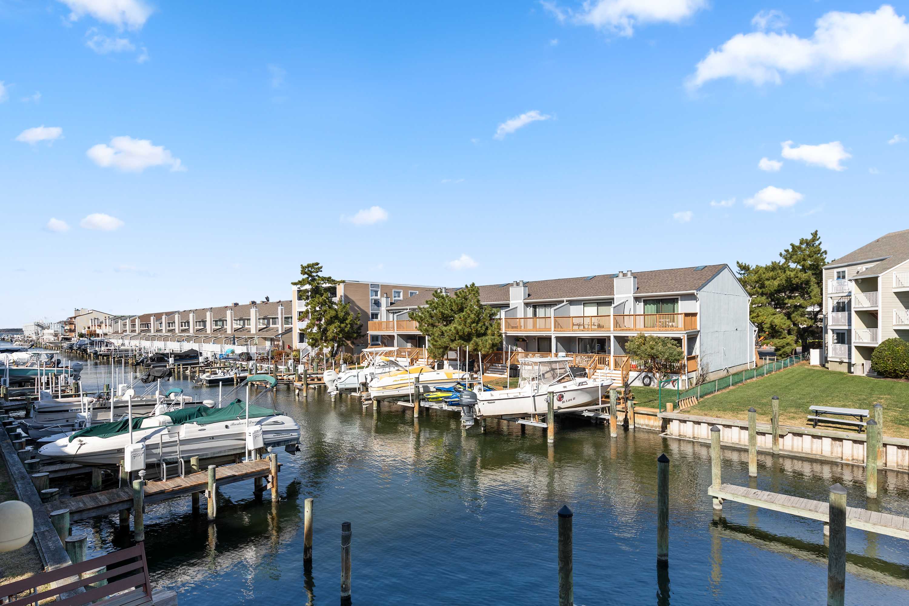 Eight on the Bay 2B