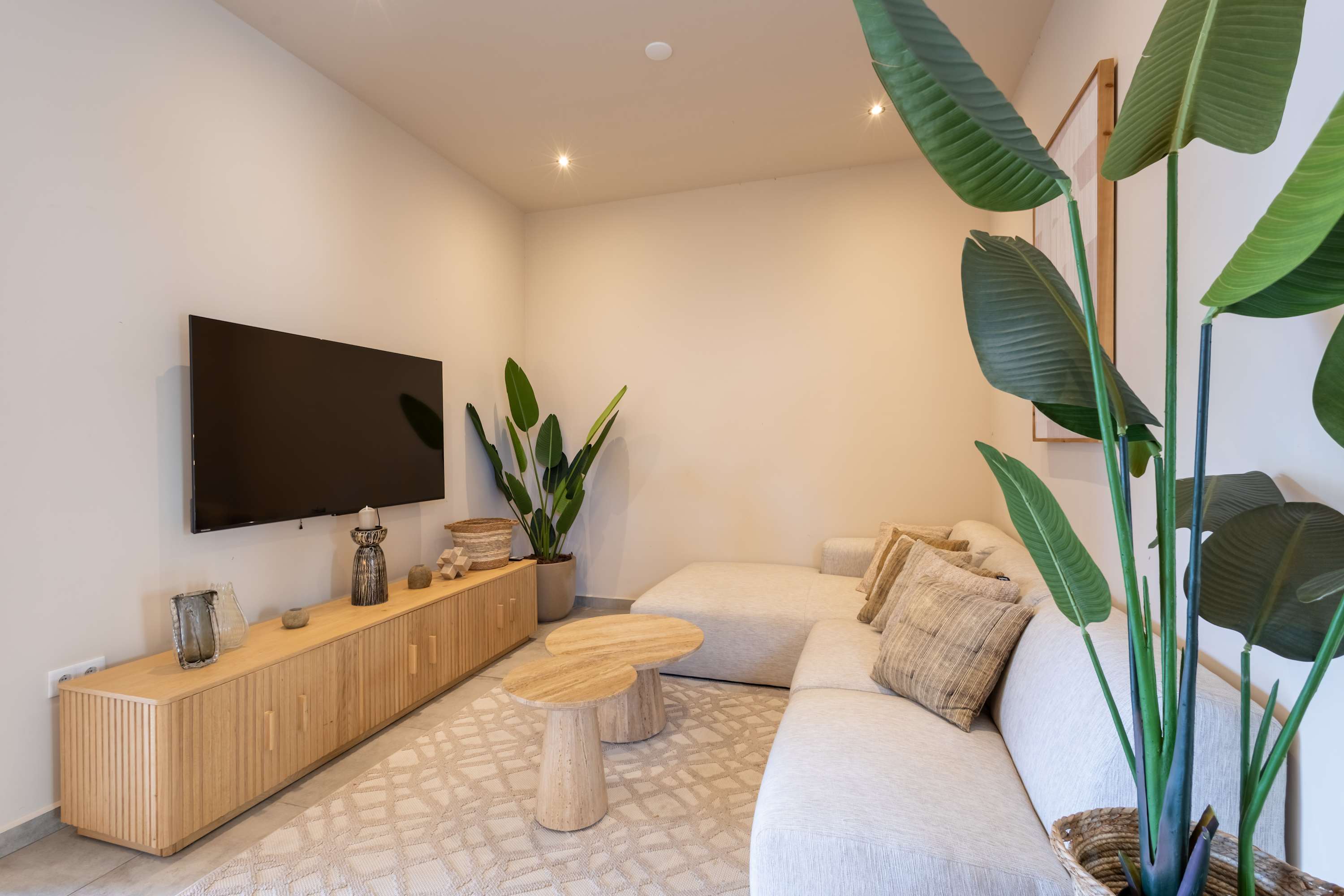 Chic 3BR Apartment • Mambo Beach Area Stay 4