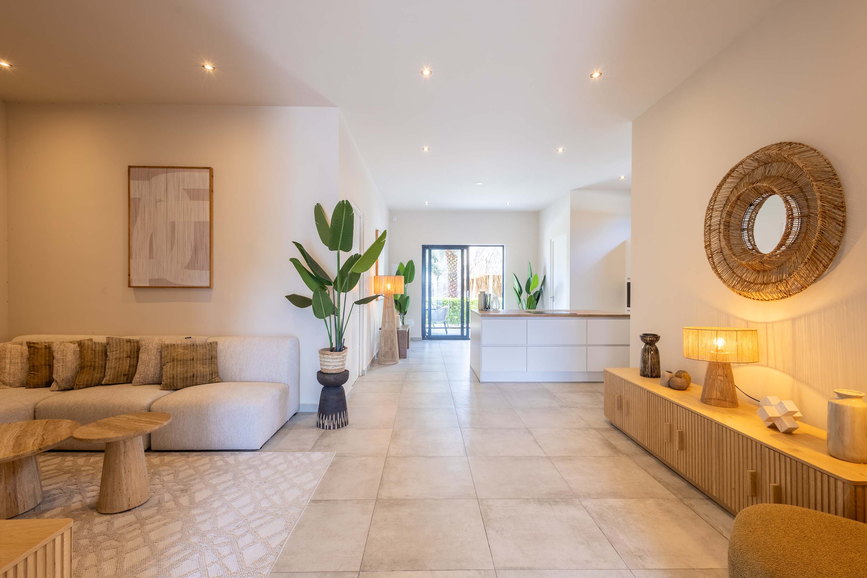 Chic 3BR Apartment • Mambo Beach Area Stay