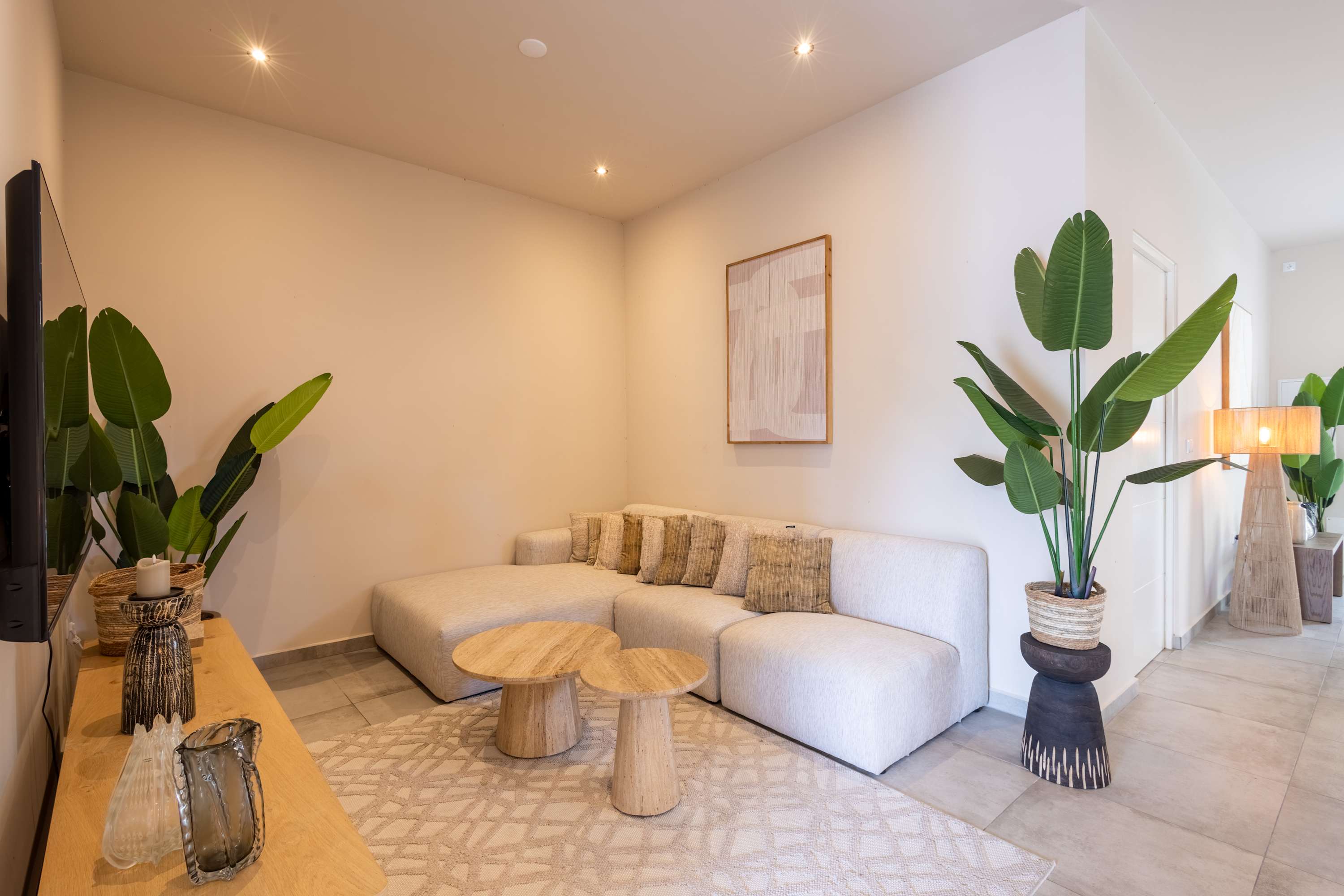 Chic 3BR Apartment • Mambo Beach Area Stay 5