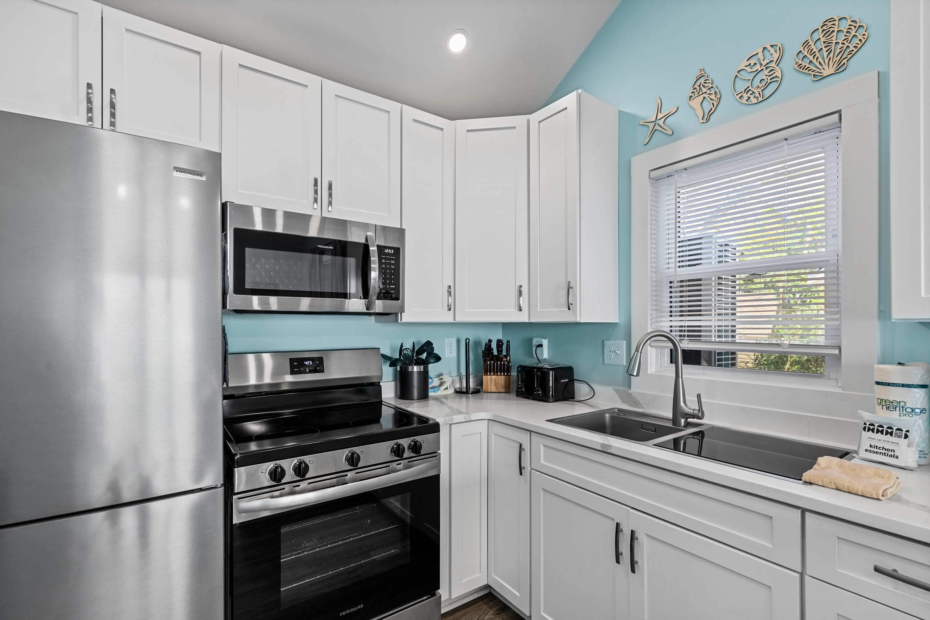Parrot Bay 25 | Pet Friendly