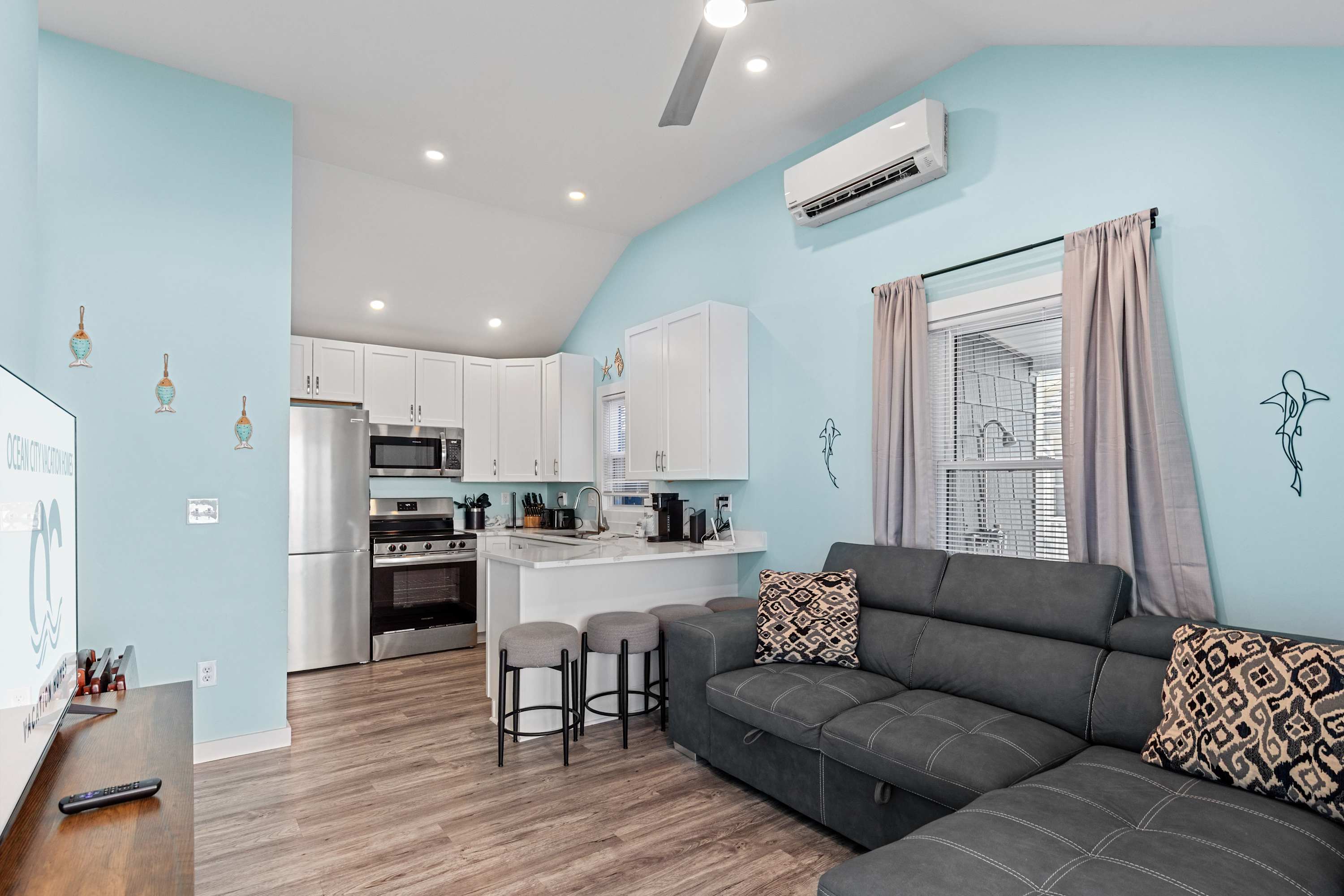 Parrot Bay 25 | Pet Friendly