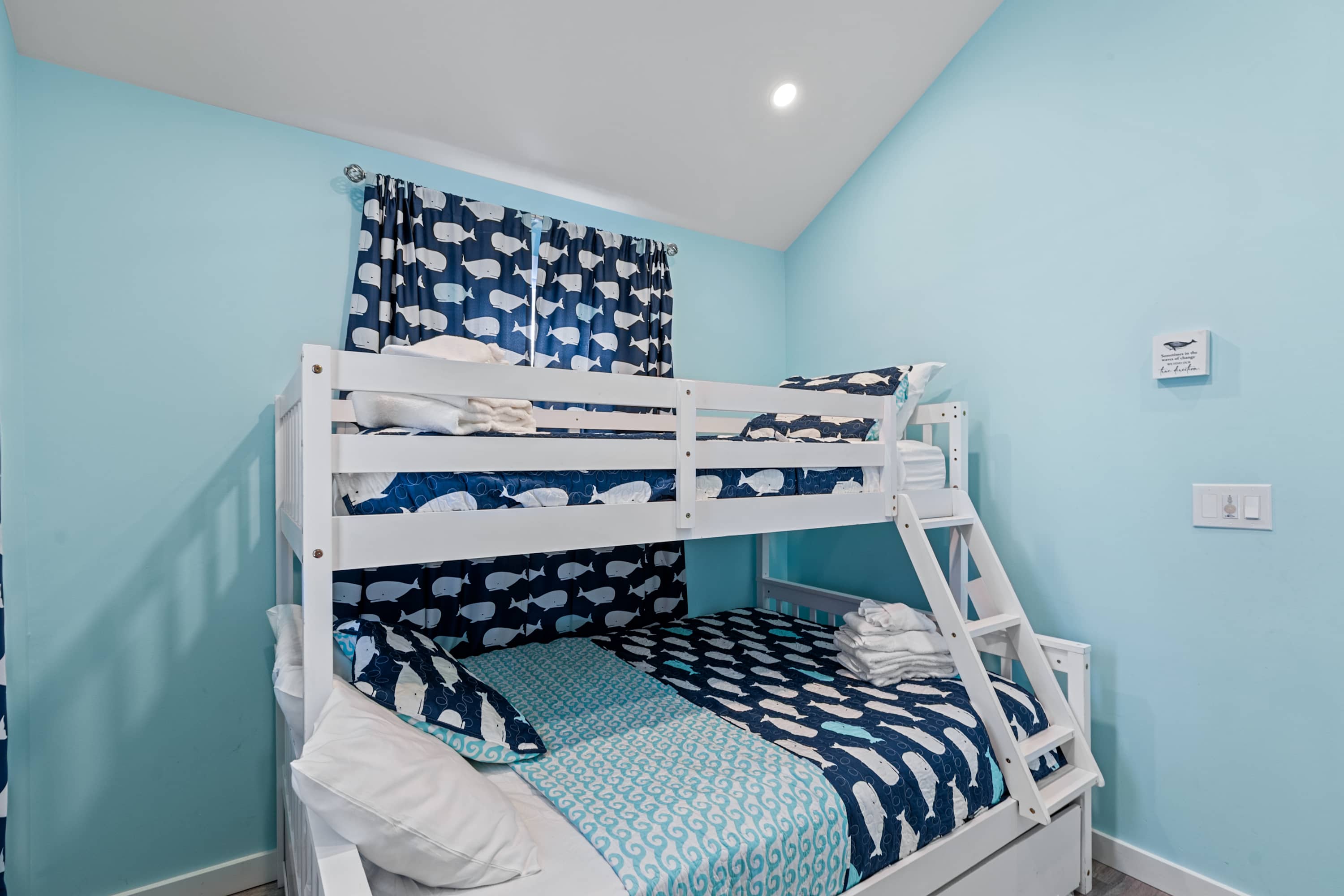 Parrot Bay 25 | Pet Friendly