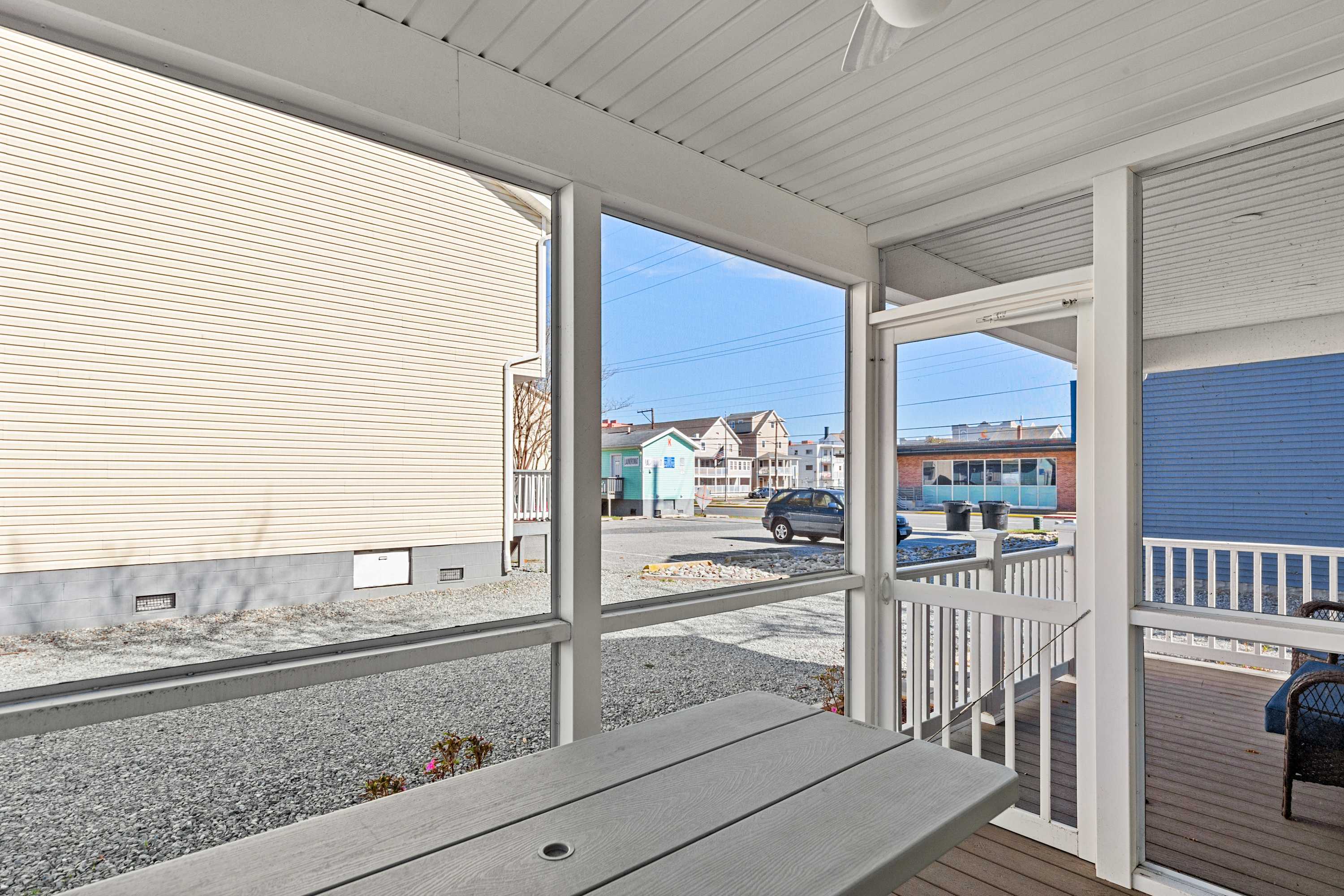 Parrot Bay 25 | Pet Friendly