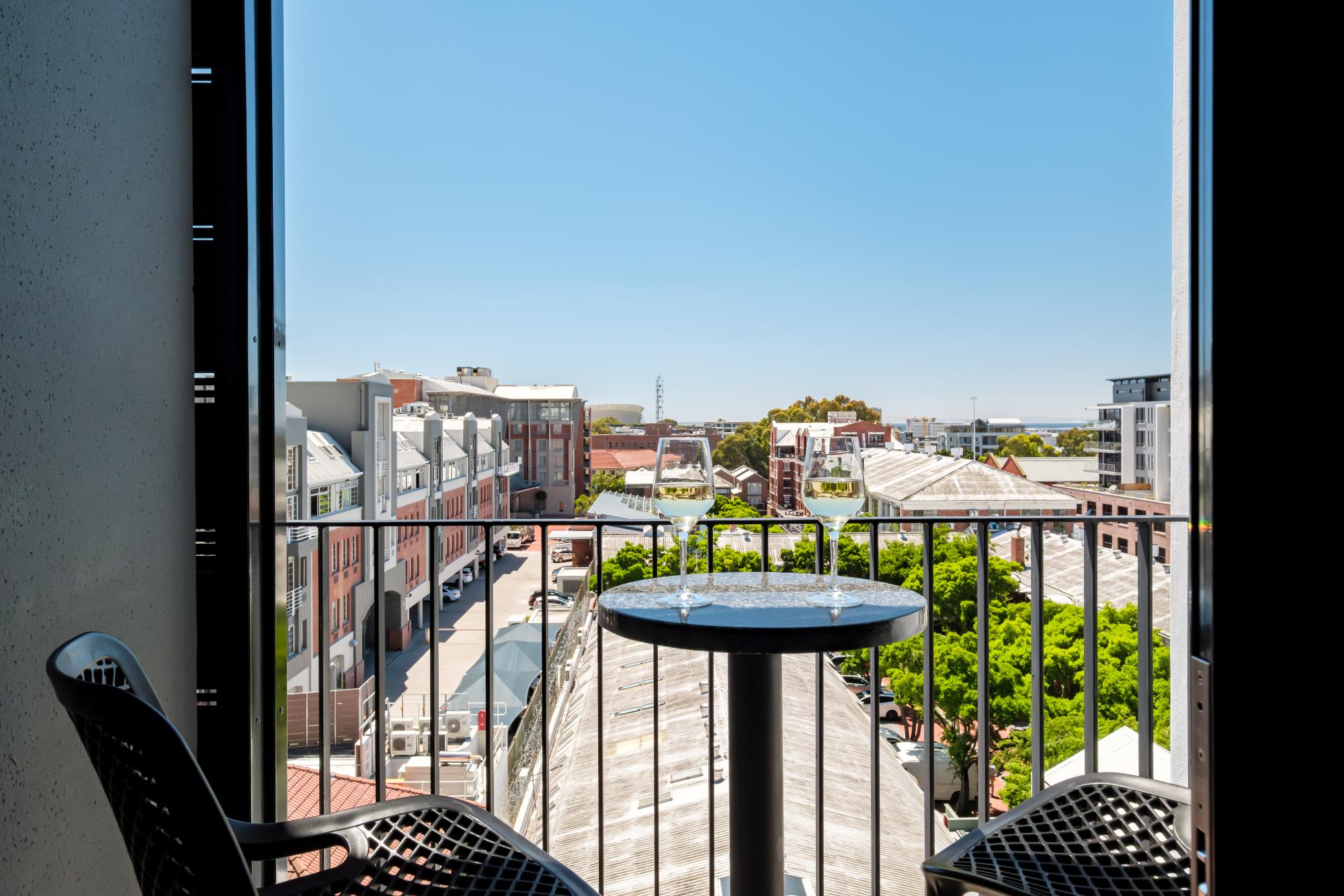 Beautifully Decorated Apartment in Cape Town Urban Signature 2