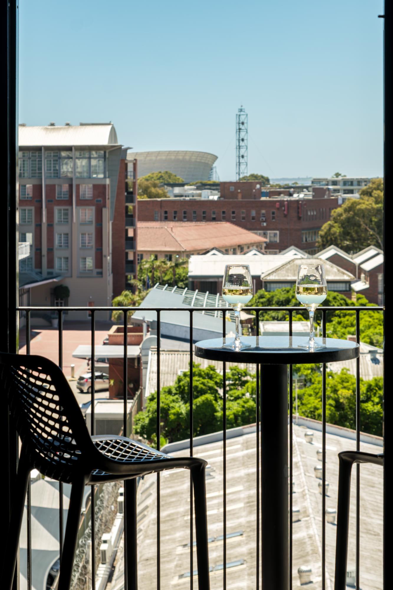Beautifully Decorated Apartment in Cape Town Urban Signature 8