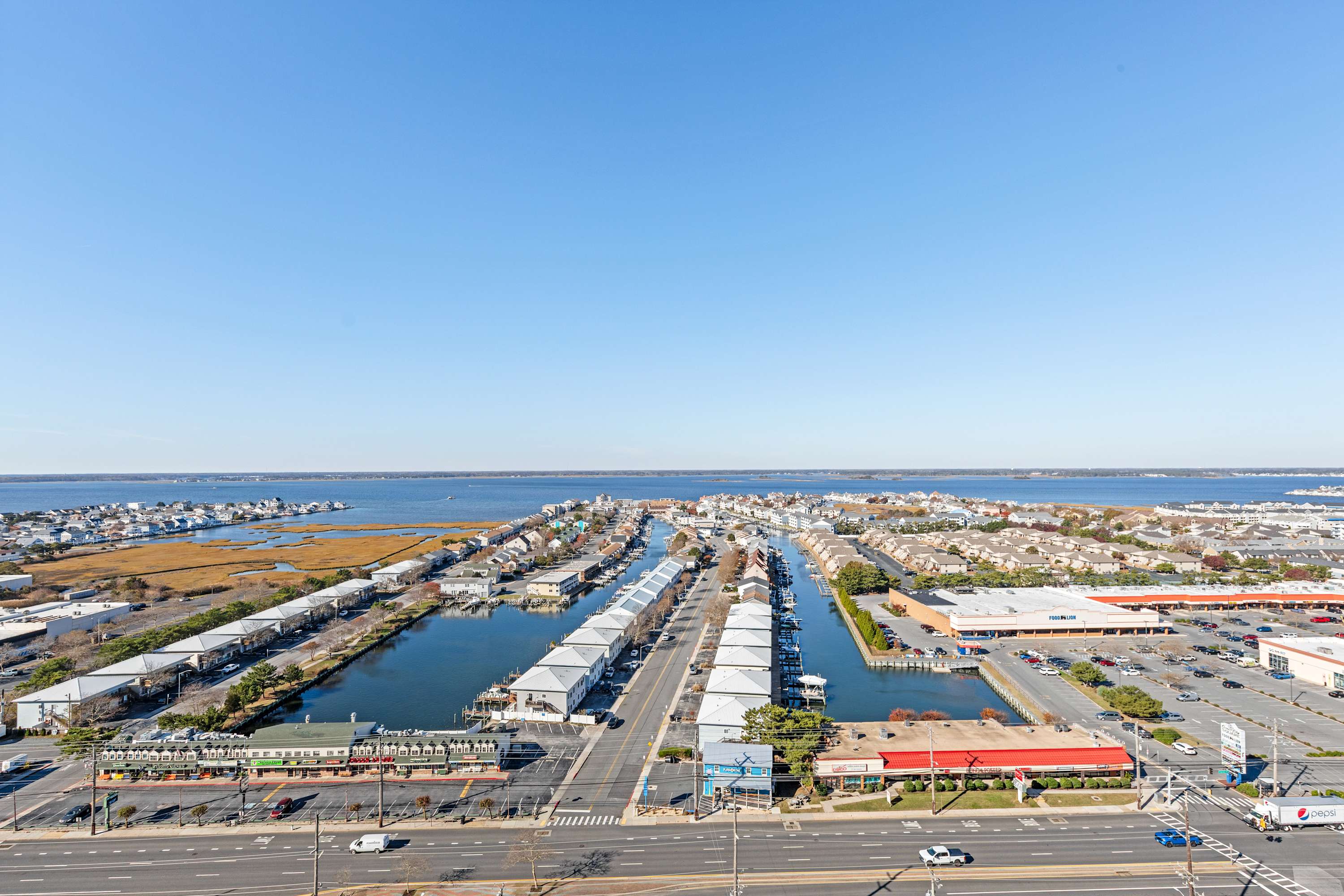 Carousel 2202 | Pools, Ice Rink, Arcade, Gym!