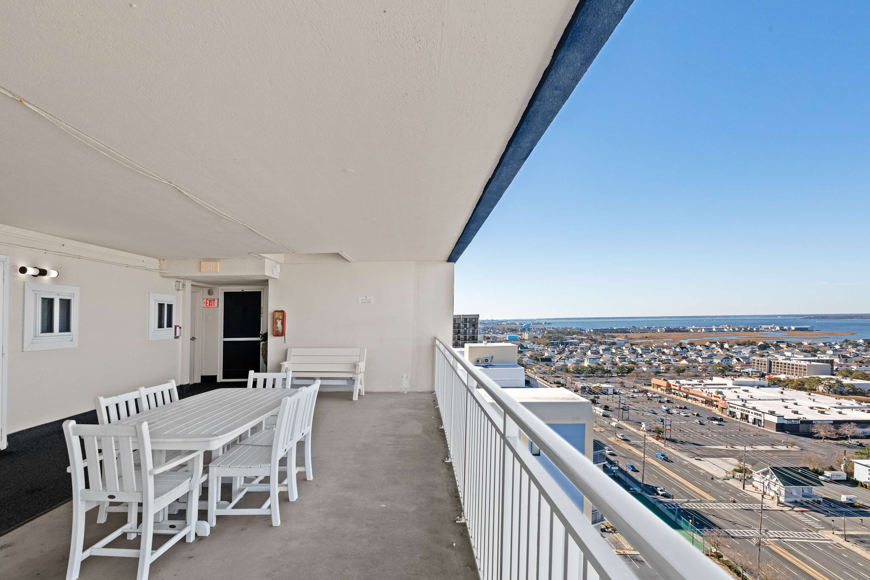 Carousel 2202 | Pools, Ice Rink, Arcade, Gym!
