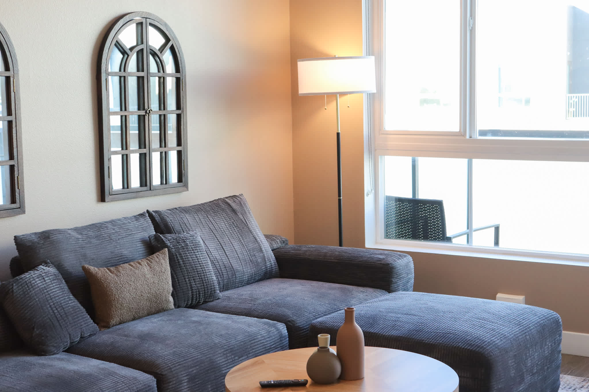 Stylish Apartment Near Disneyland w/ Pool & Gym