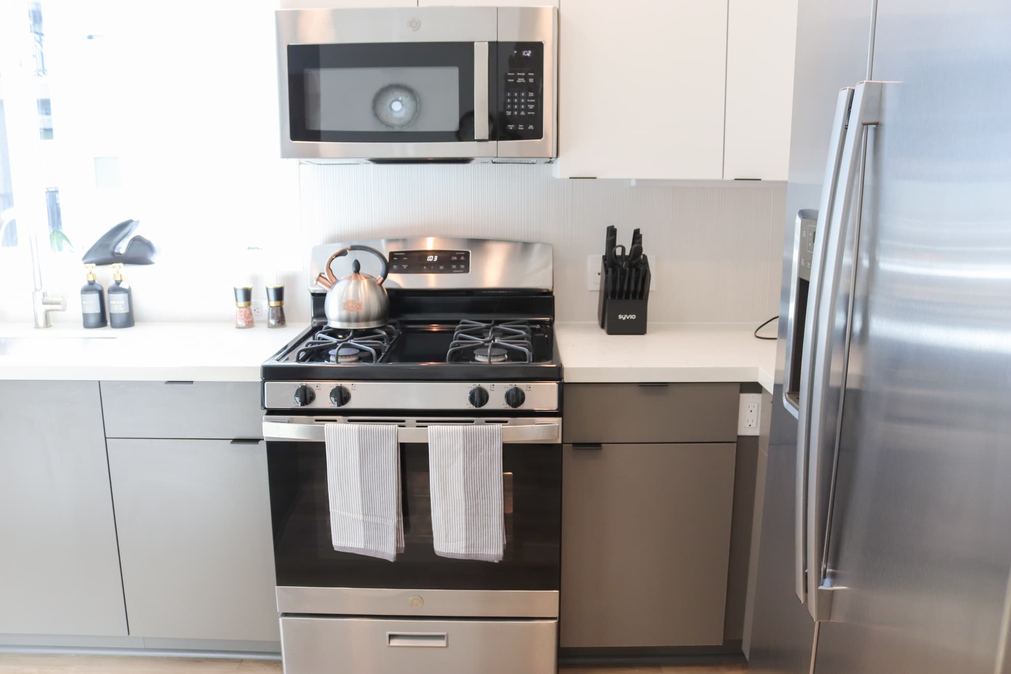 Serene Apartment 10 Min to Disneyland | Pool & Gym