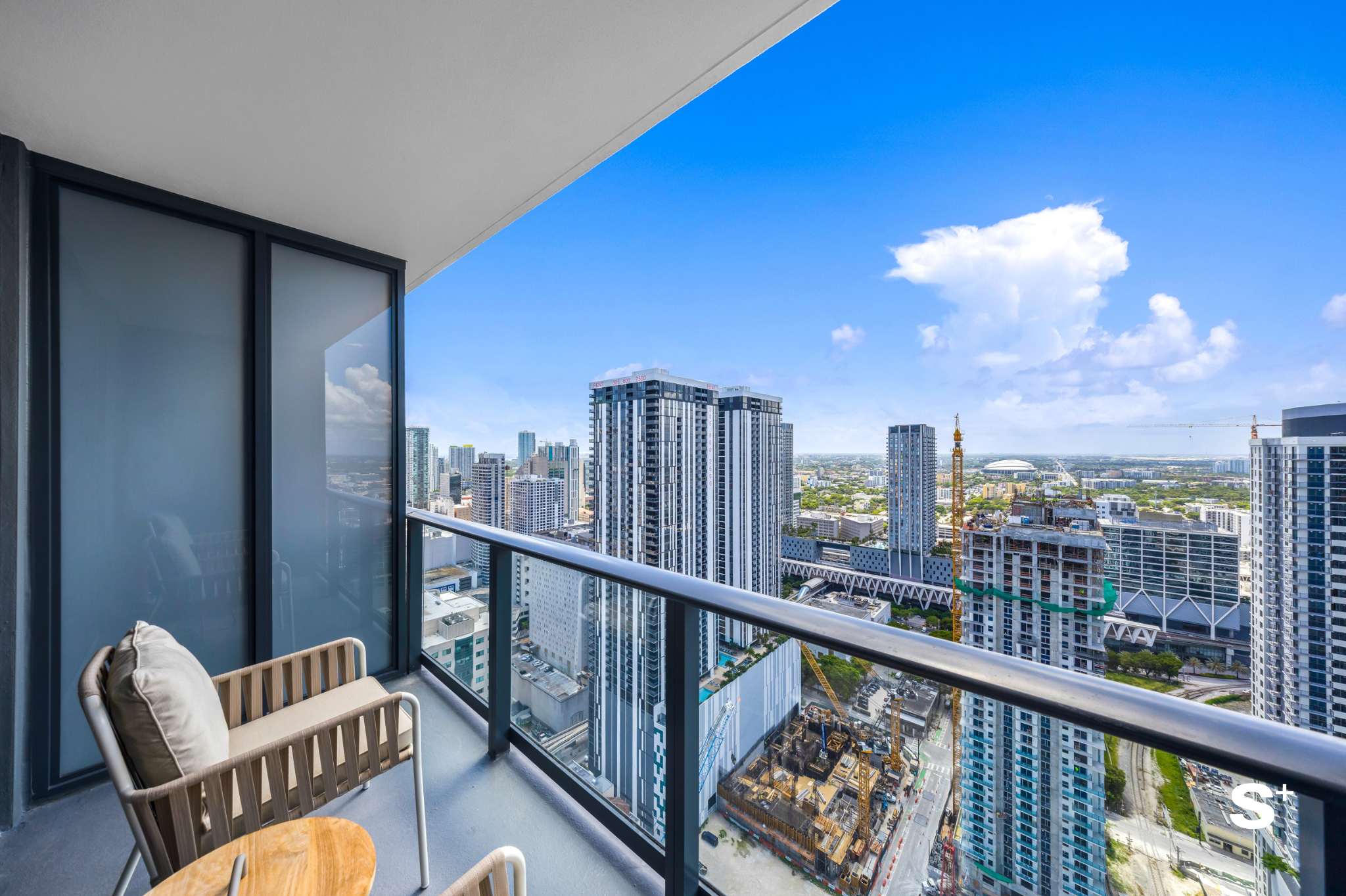 Panoramic City Views | Modern 1br Condo In Downtown Miami - The Bahamas
