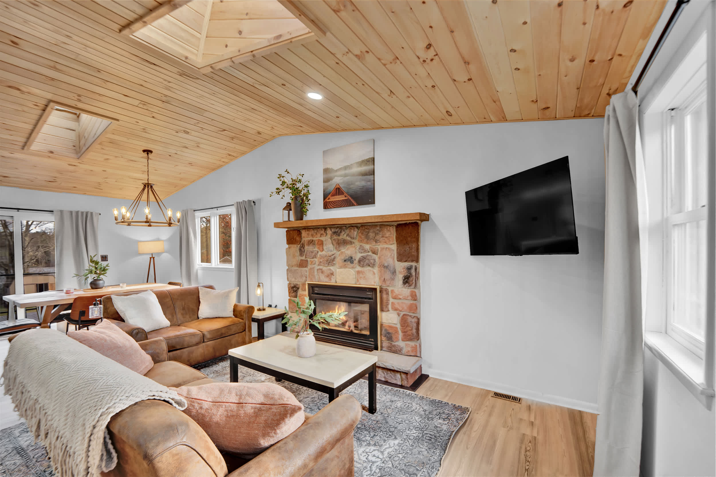 LakeFront Pocono Cabin | Massive Yard & Hot Tub