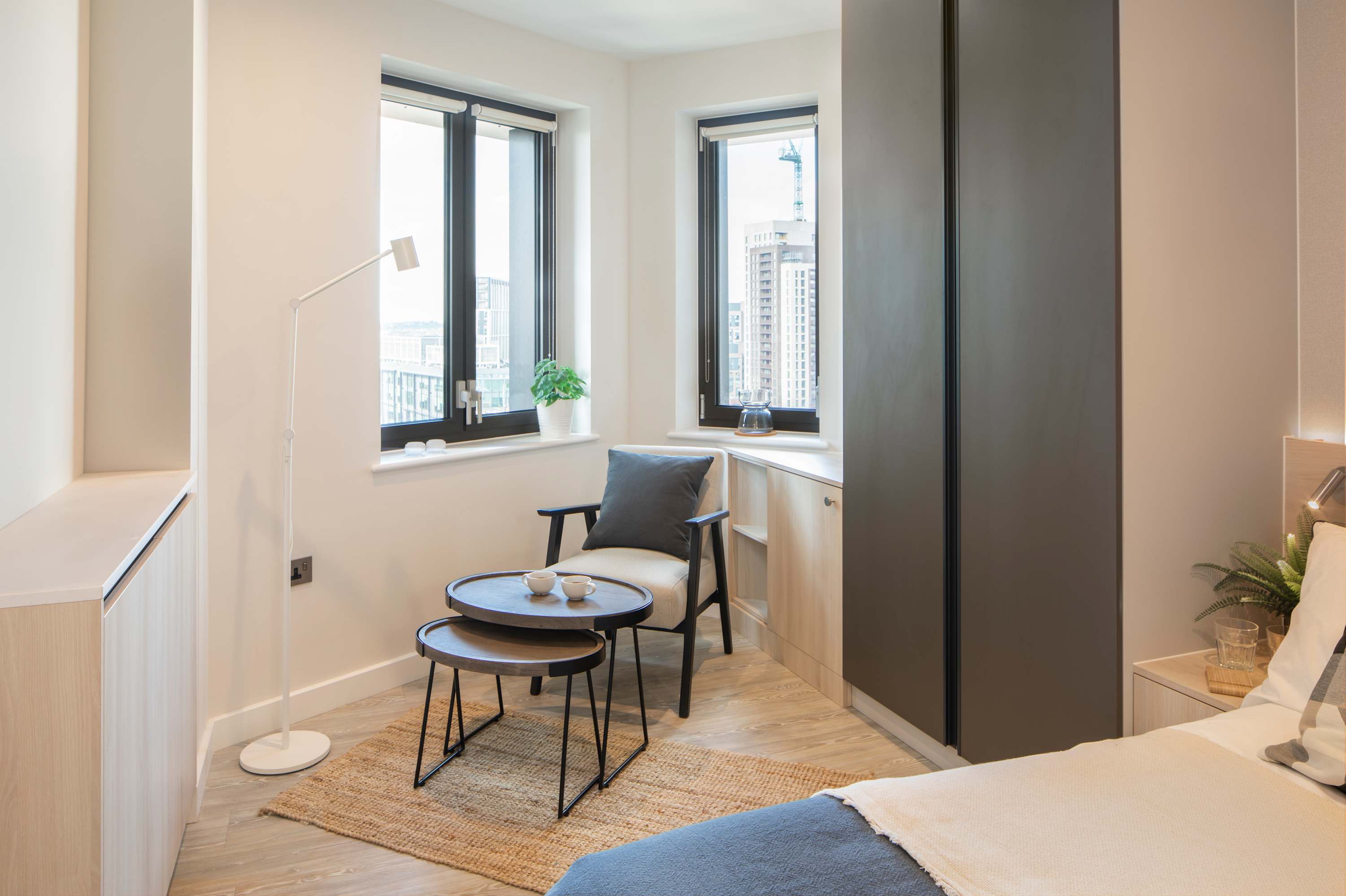Modern Studio Apartment Croydon : StayCozy