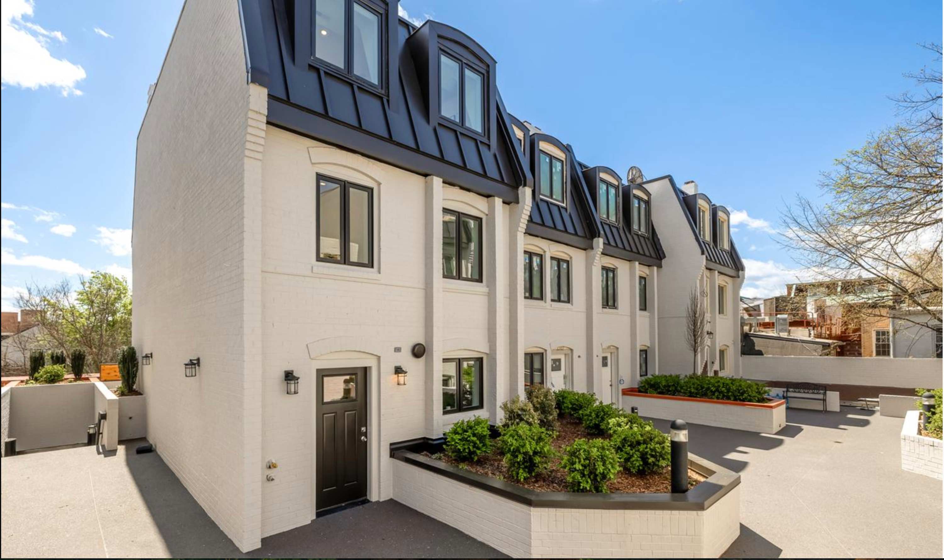 Sojourn Georgetown Home with private patio direct access to M Street — District of Columbia, DC — vacation rental