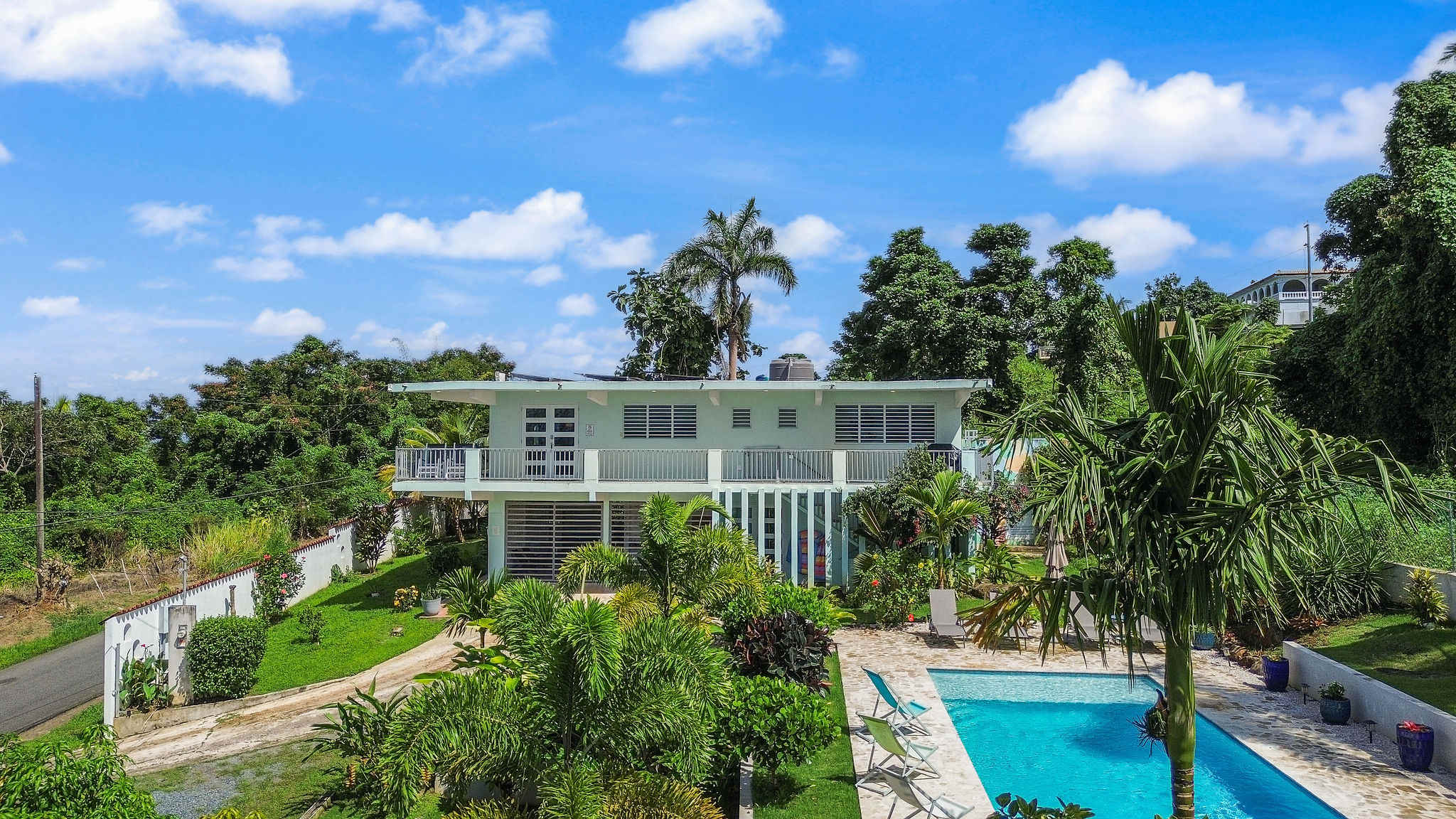 Casa Brisa for 18: El Yunque Rainforest Villa: Private Pool, Generator & Mountain Views — Rio Grande, Río Grande — vacation rental