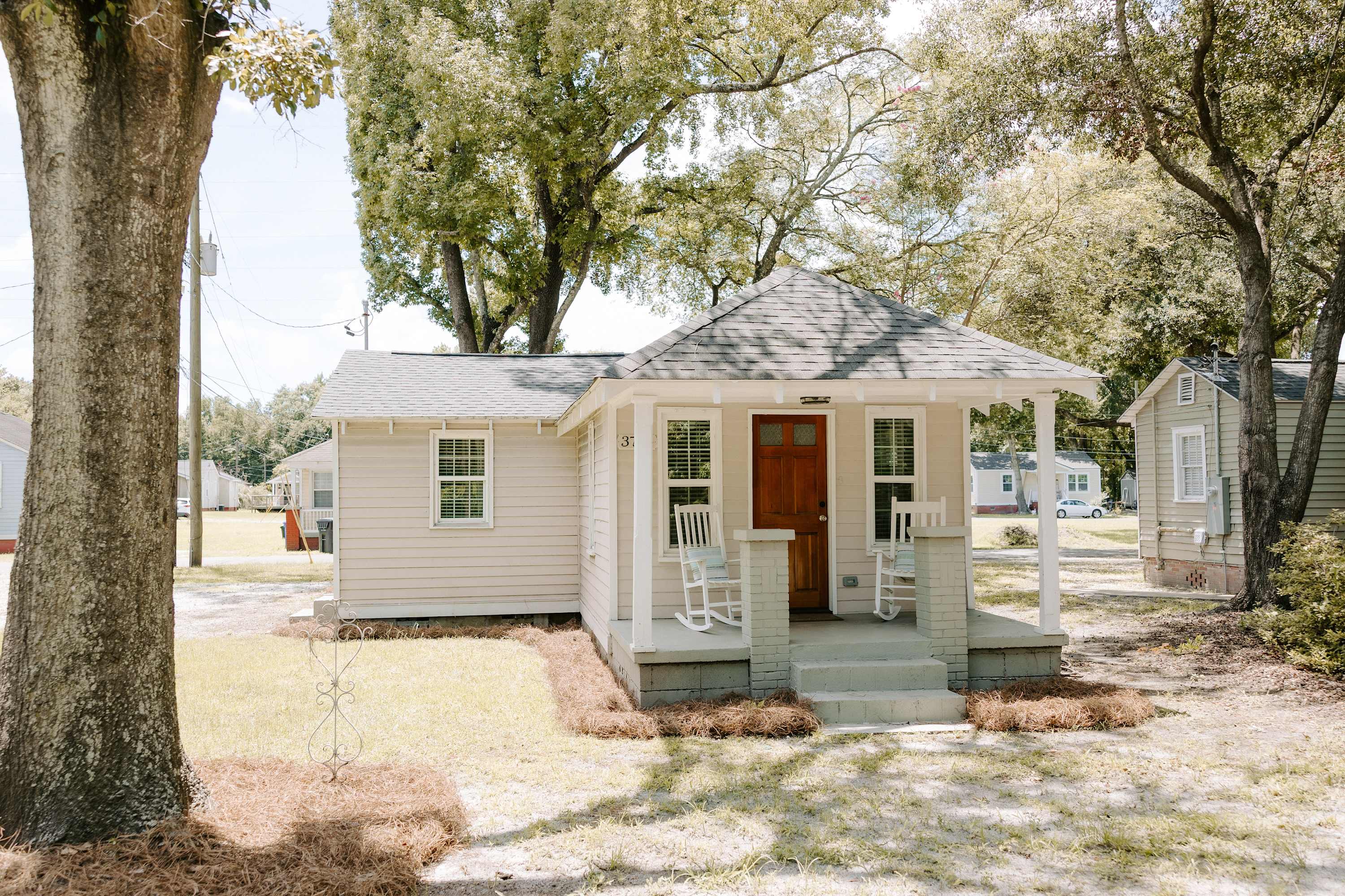 Stylish Bungalow Stay Near Downtown Charleston — North Charleston, SC — vacation rental