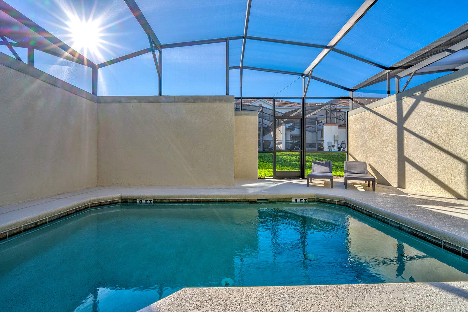Family townhome w/ private pool & resort access